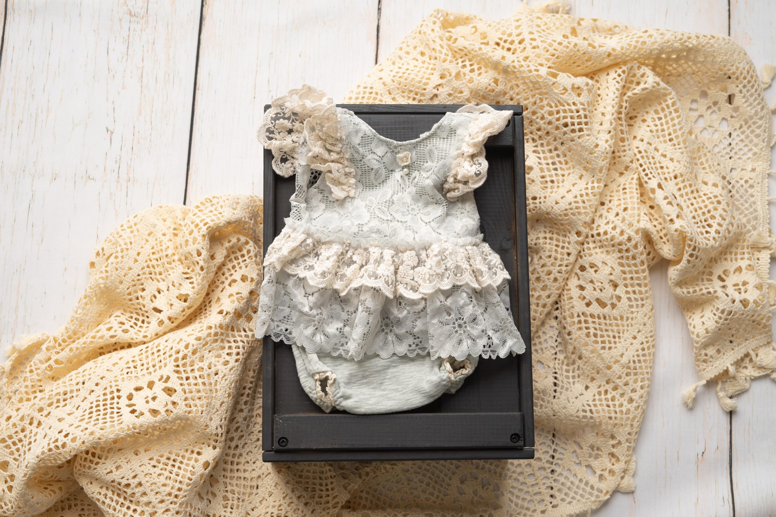 Outfits for Girls. Newborn Photographer and life casting in Dubai Dariya Saeed
