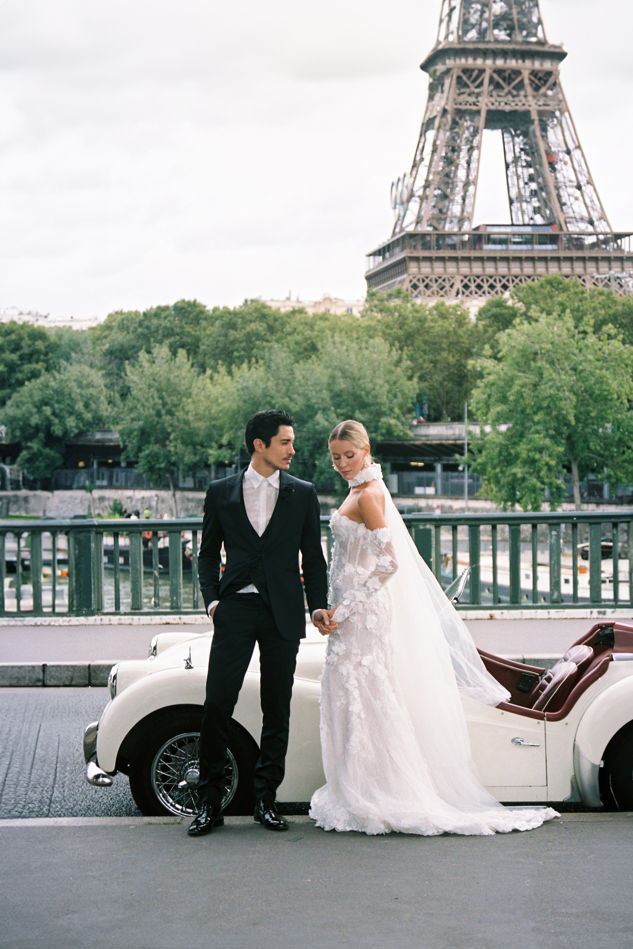 Romantic Photoshoot in Paris — Paris, the City of Love