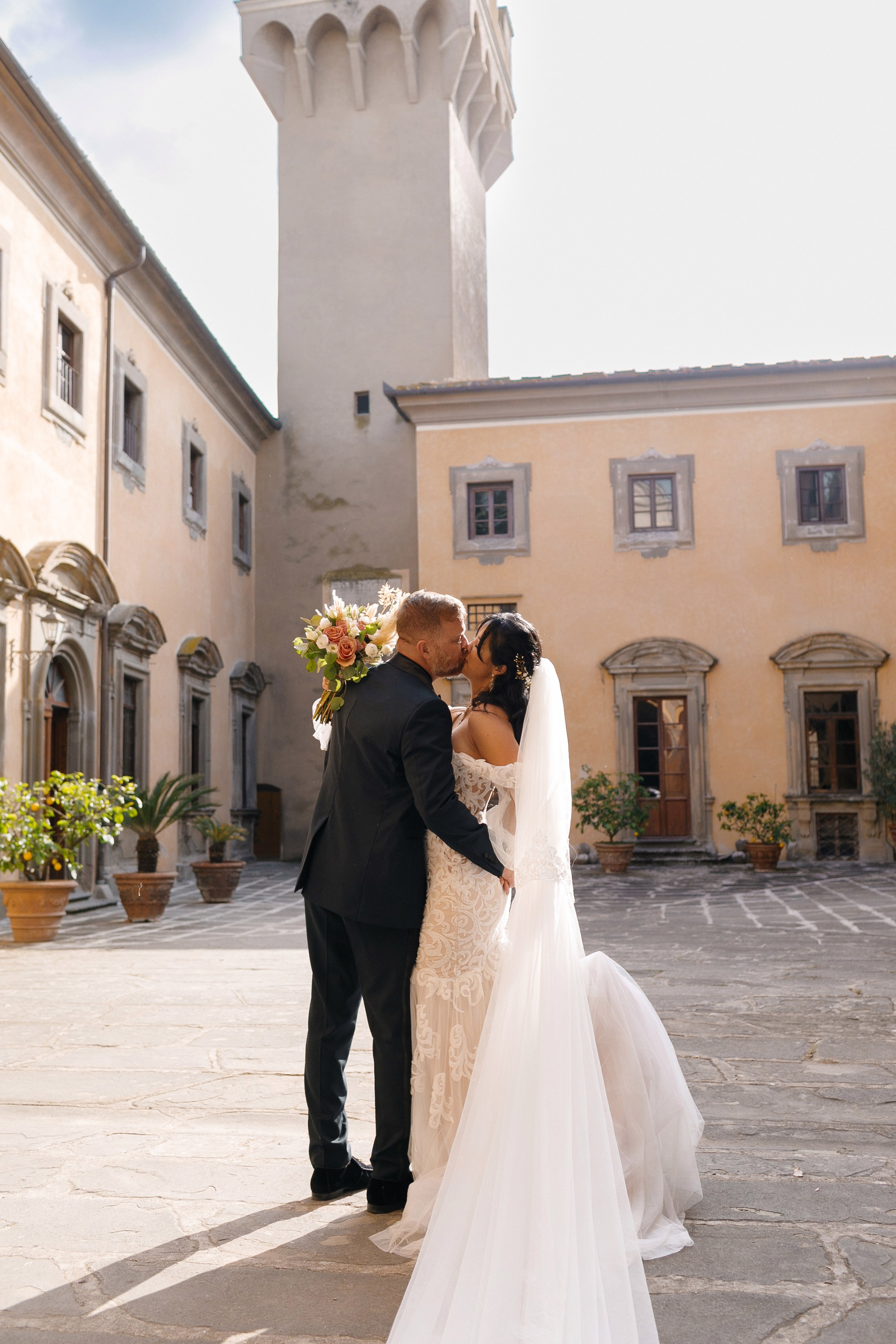 Tuscany Castello di Montegufoni wedding. Iurkovski PHOTOGRAPHY in Europe. Luxury destination weddings and events