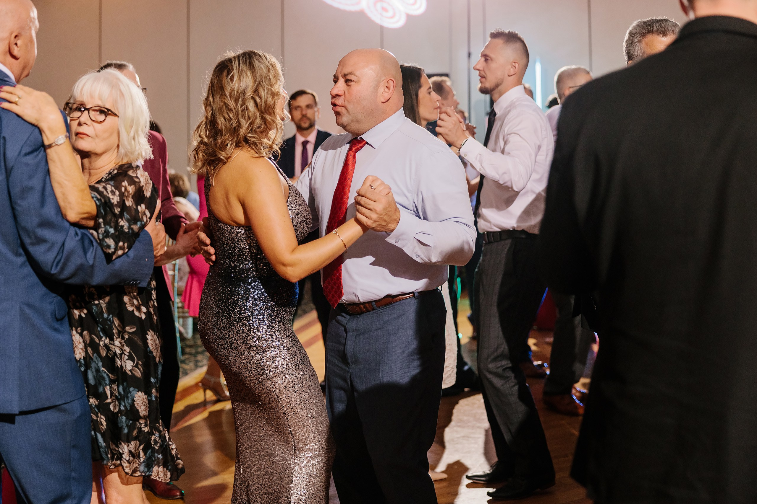 05.10.2024 Wedding. Wedding family event photographer in Chicago Nick Yushevich