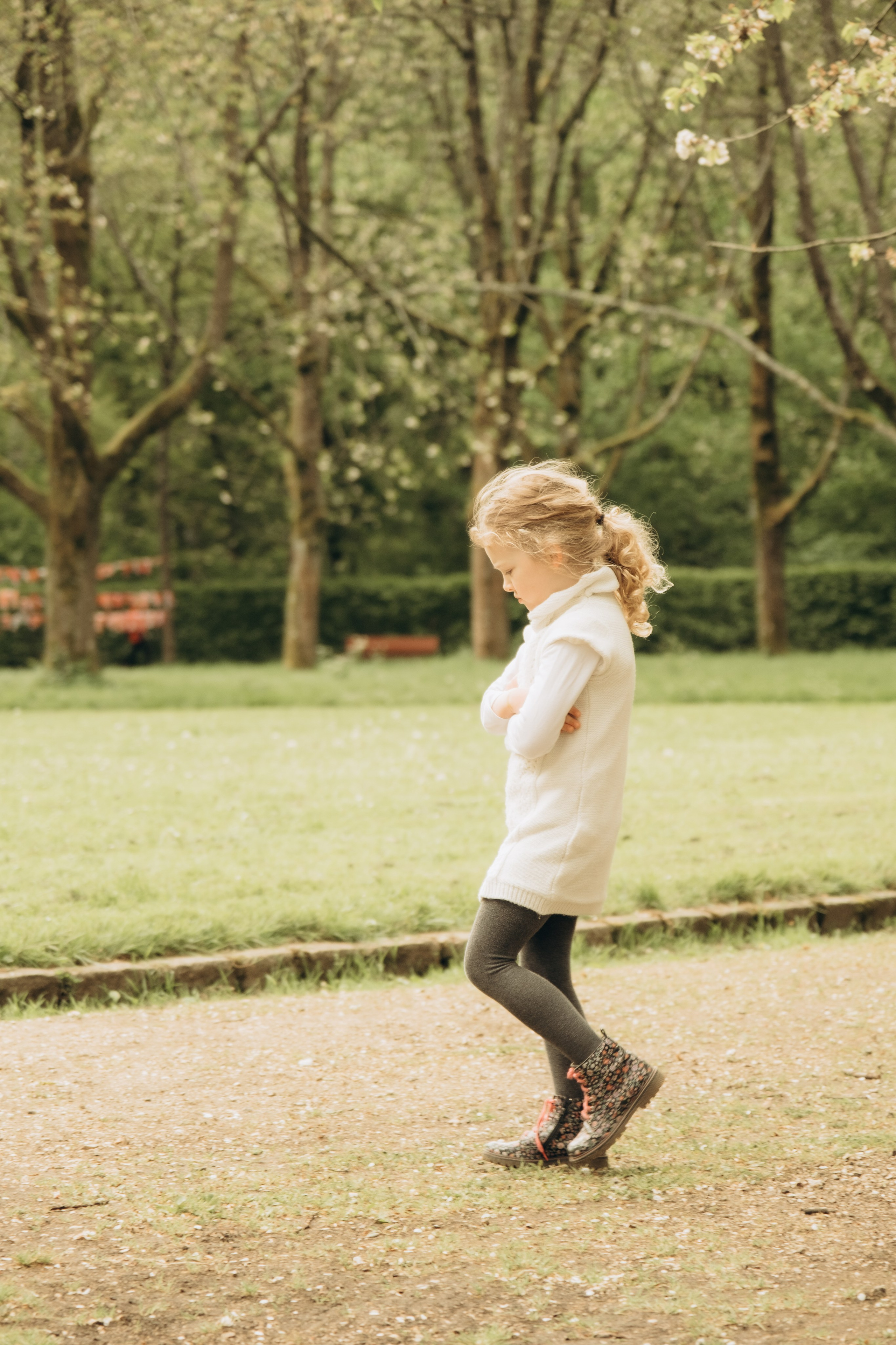 Polina’s family (photoshoot with 3 kids). Photographer in Paris Marina Chaput