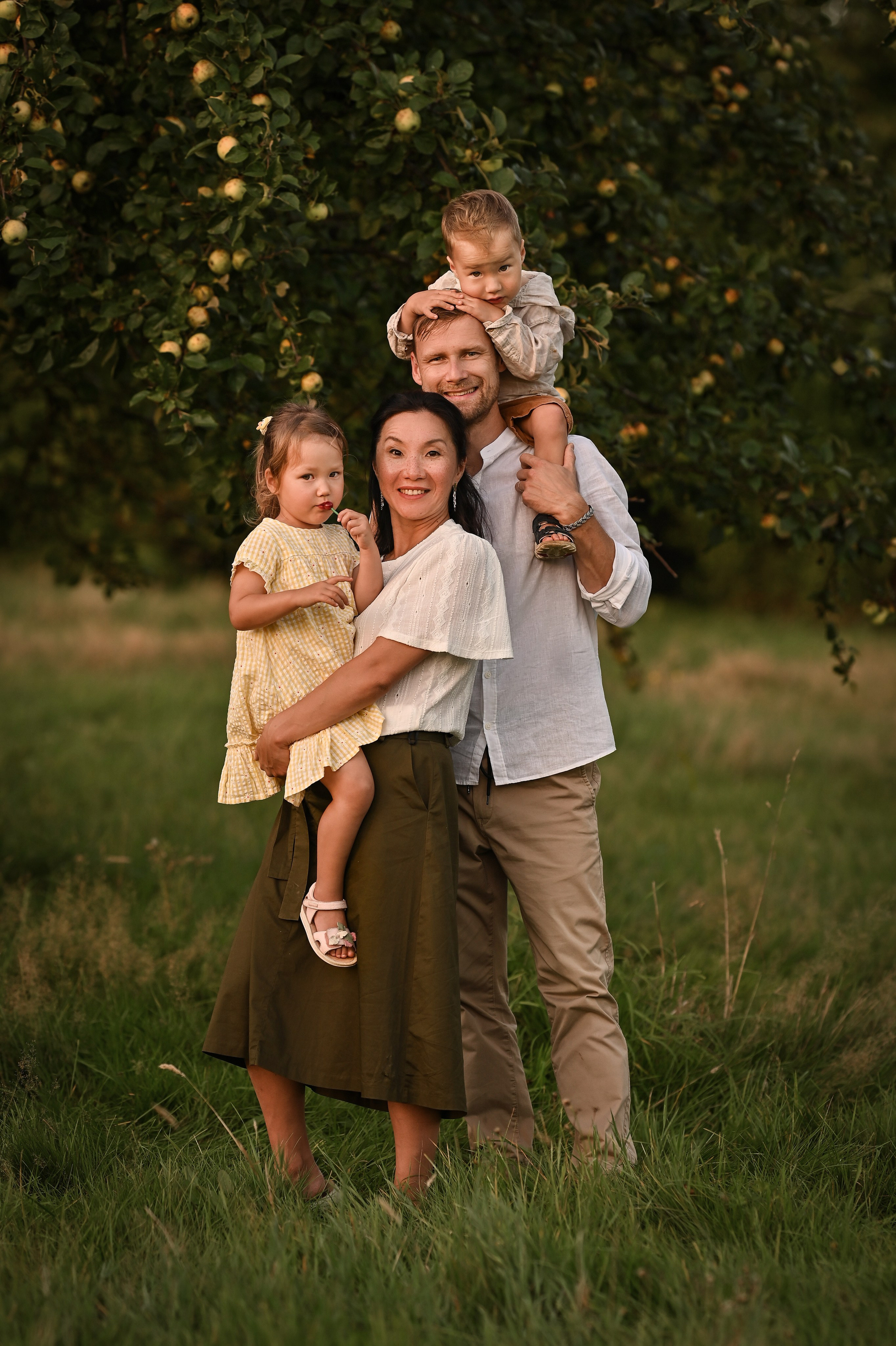 Familie. Baby und Familie Fotografin in Gummersbach Juliia Schwahlen