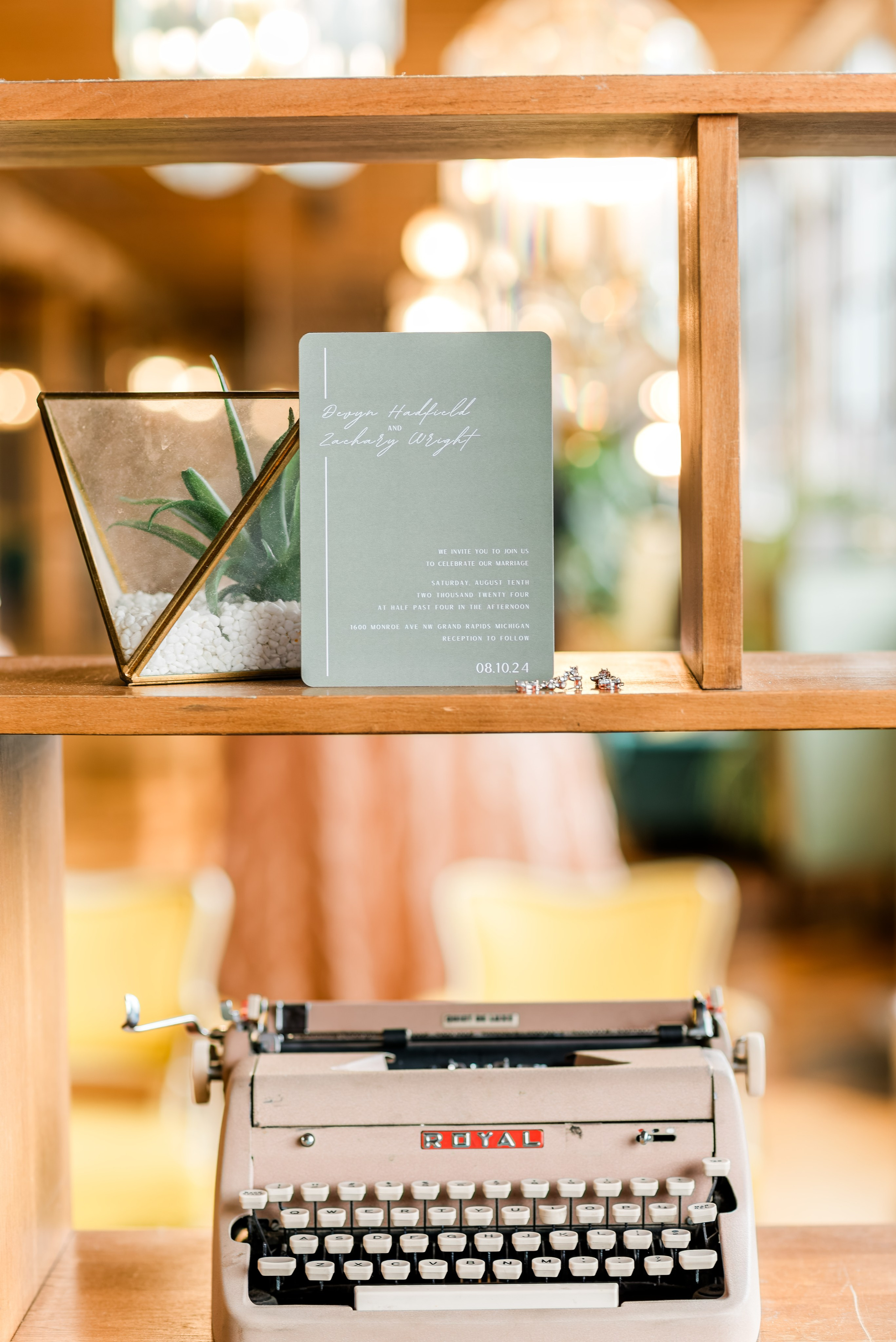 Bold & Eclectic Wedding at The Cheney Place | Grand Rapids Wedding Photographer. Alexandria Danielle Photography | Fort Wayne & Indianapolis Wedding Photographer