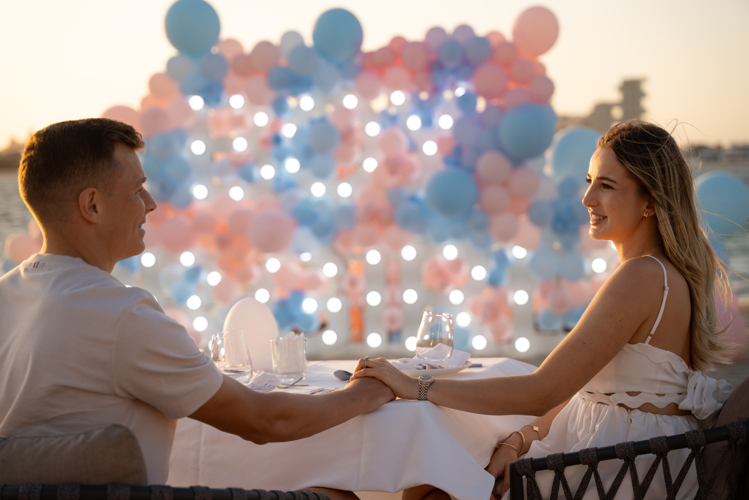 Creative gender reveal party. Angela Iakovleva — Family Photographer in Dubai