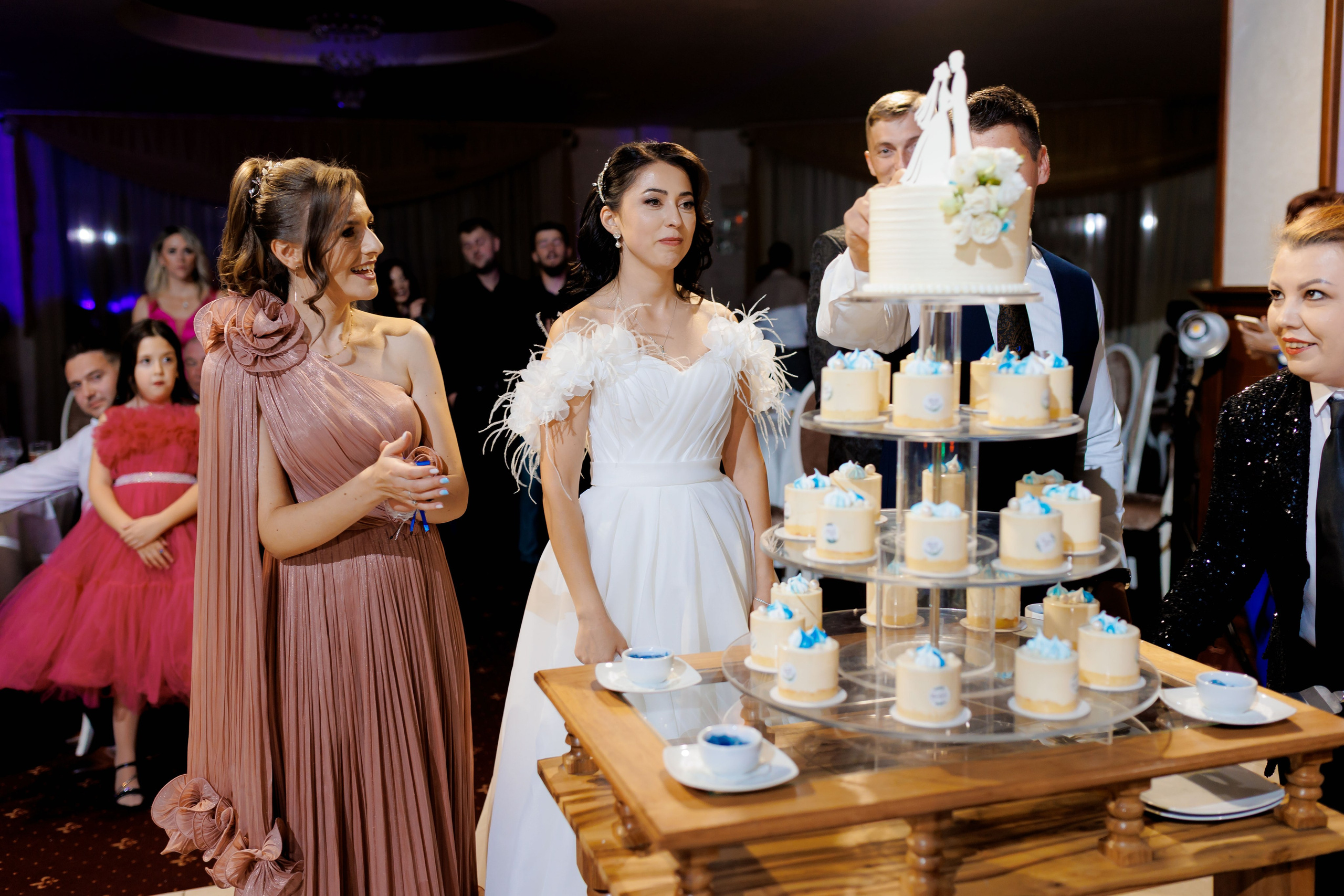 Loredana & Emilian – Ziua Nunții | Videografie - fotografie Botez Suceava, Iași, Botoșani. Servicii foto-video profesionale, pentru momente de neuitat