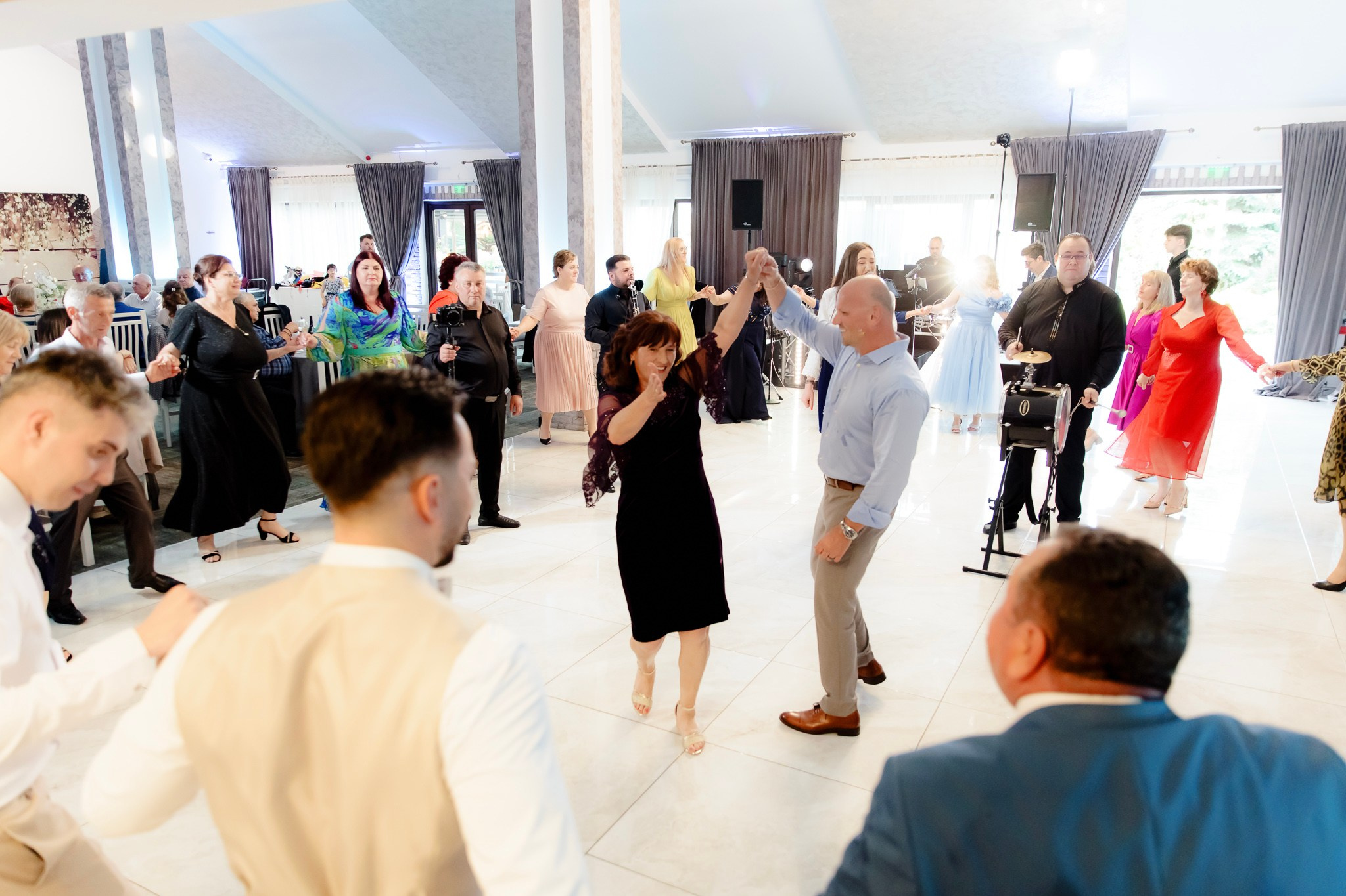 Ioana & Ionuț | Nuntă de poveste la Păstrăvăria Poiana din Mălini județul Suceava. Servicii foto-video profesionale, pentru momente de neuitat