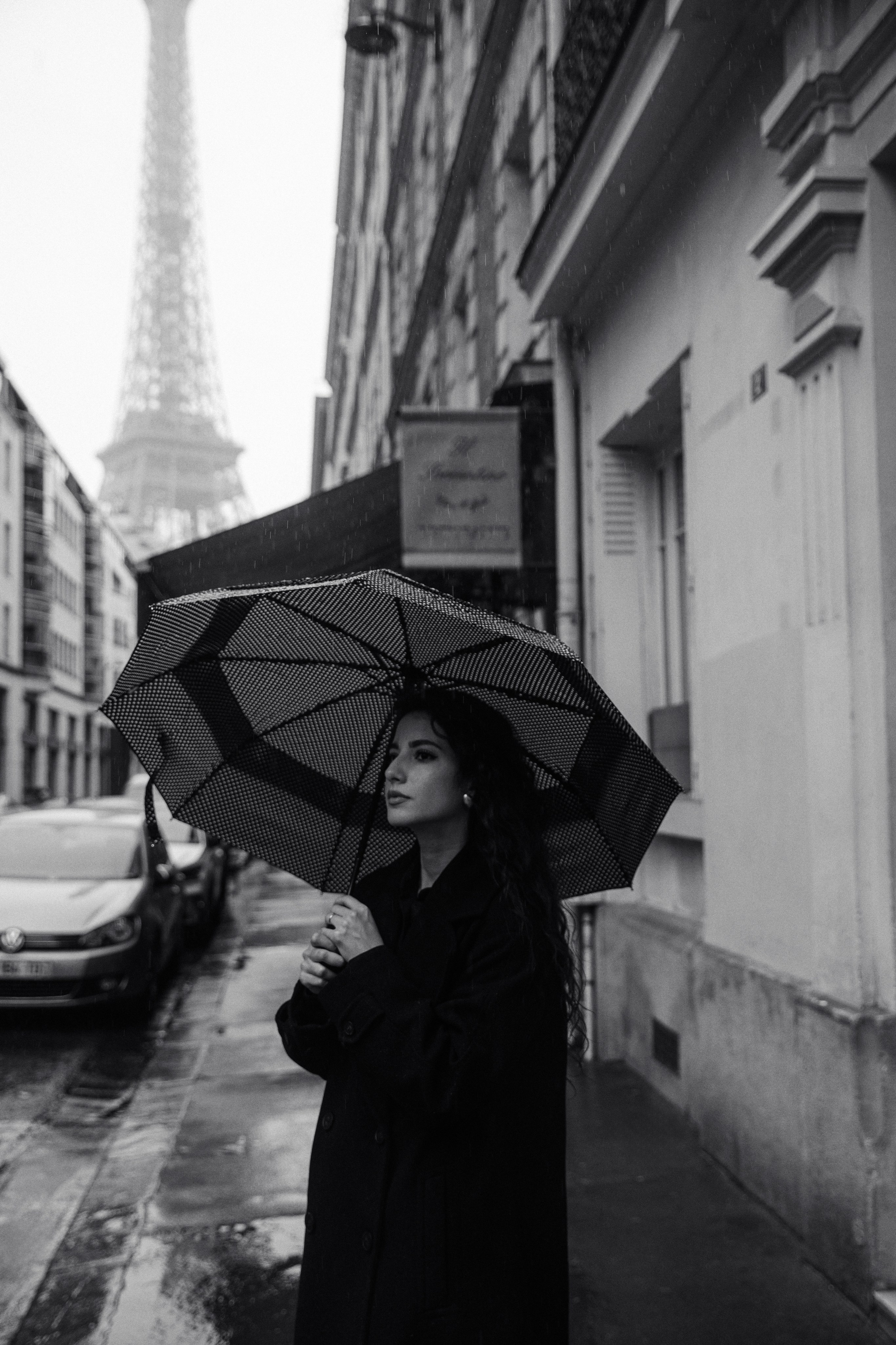 Yvonne. Paris Wedding Photographer