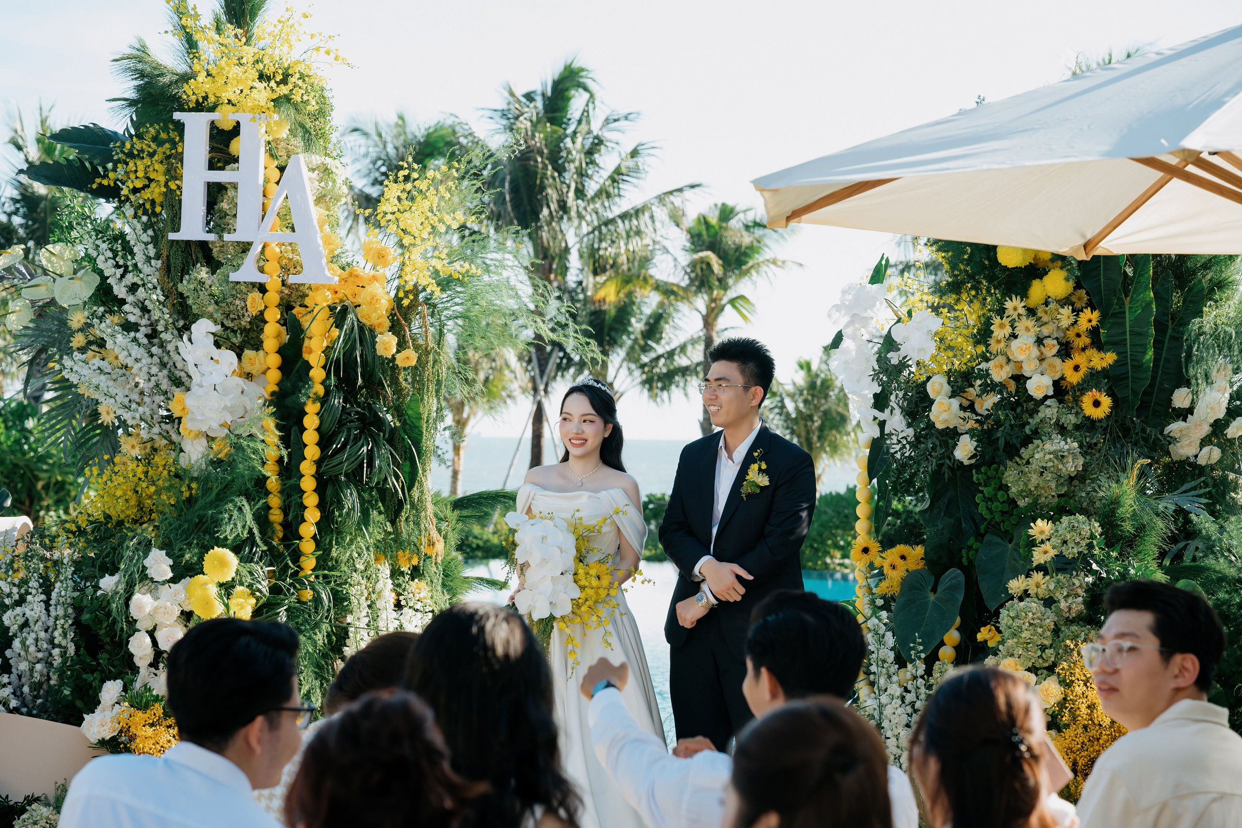 DUC HOANG & HUONG ANH / The Vows. Saigon Wedding Present | Art Beyond Moments