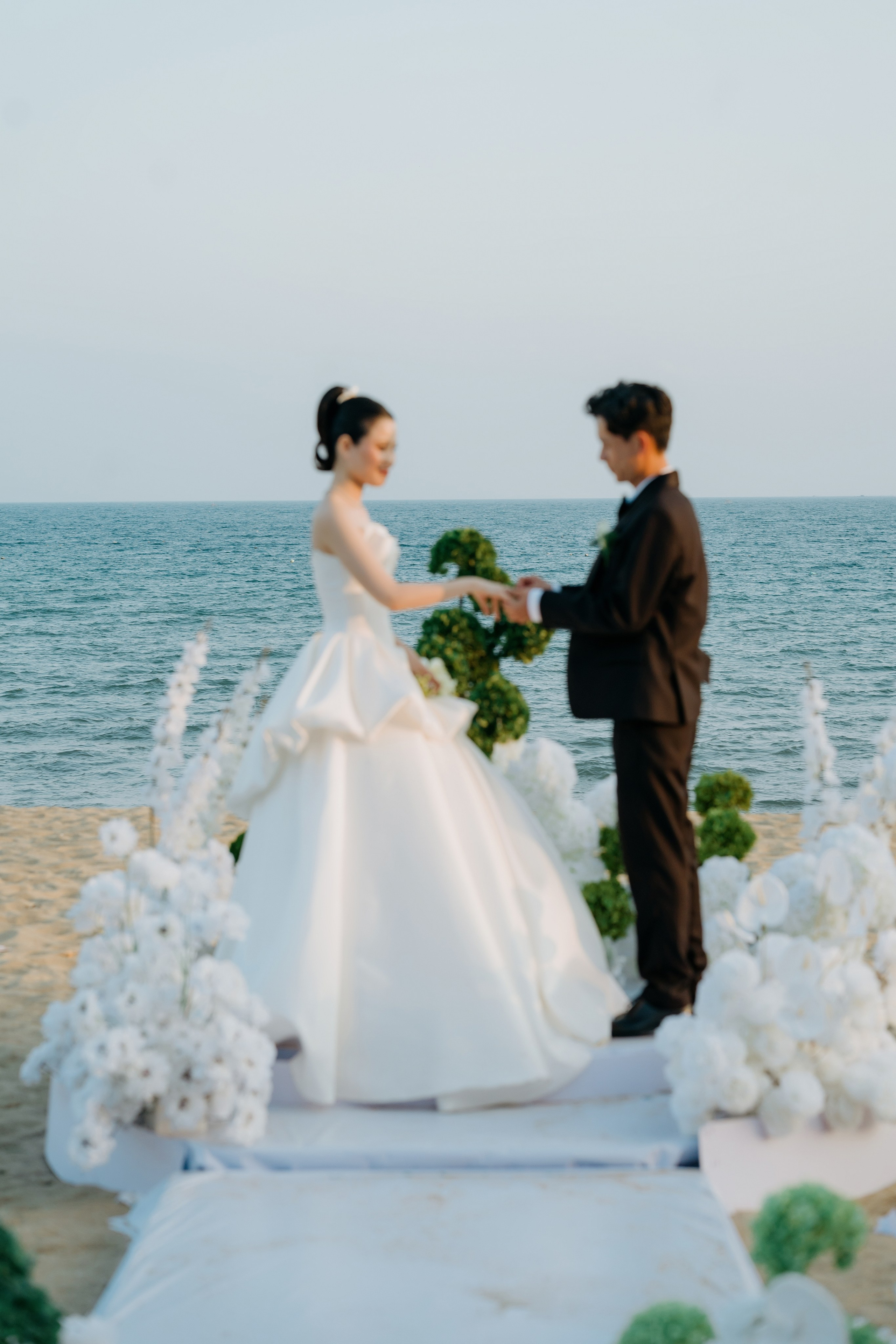 DIEU & THINH/Destination Wedding. Nhiếp ảnh gia đám cưới hàng đầu tại Thành Phố Hồ Chí Minh