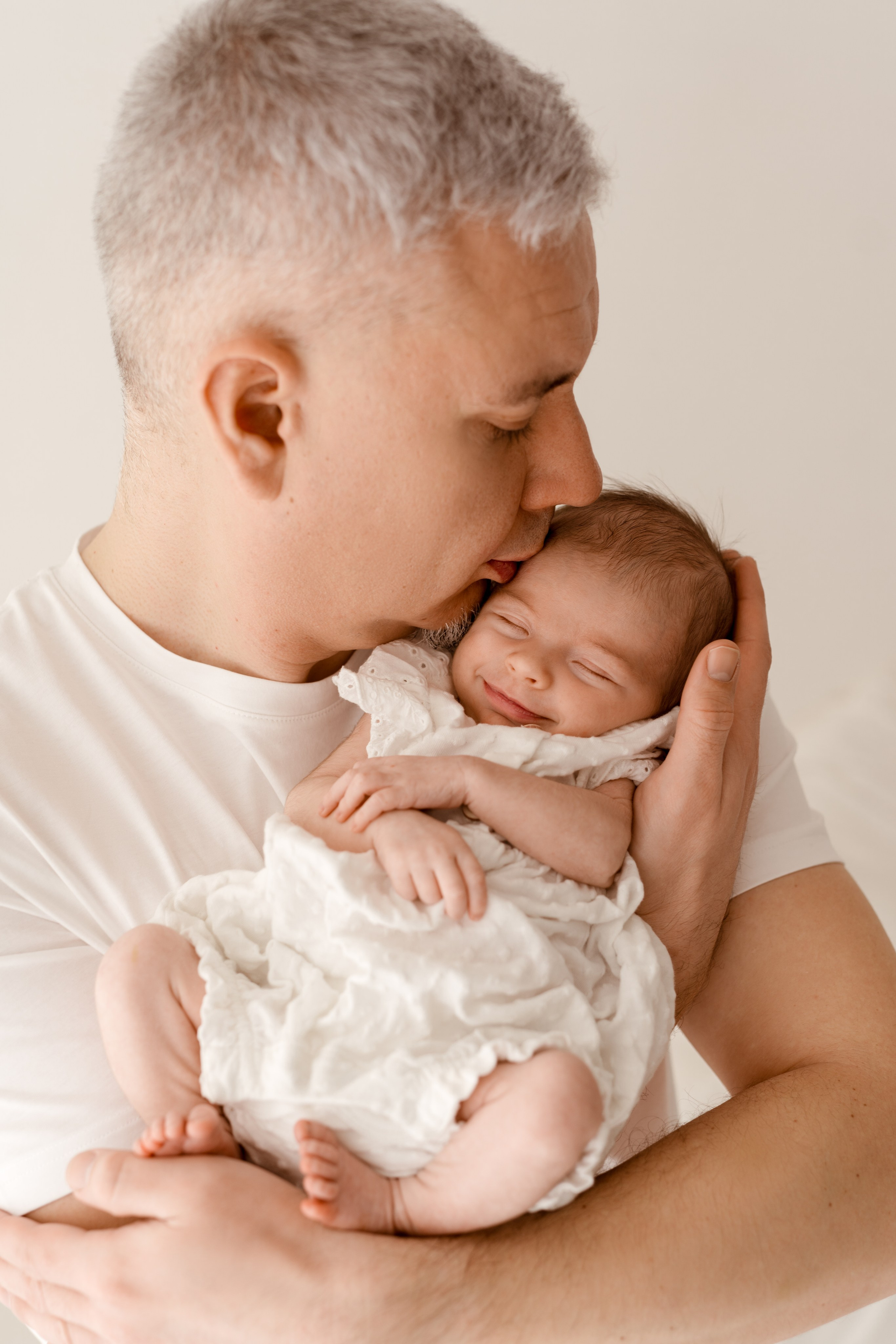 Sesja noworodkowa Emmy. Fotograf Łódź - sesja ciążowa, noworodkowa, dziecięca. Studio w Łodzi