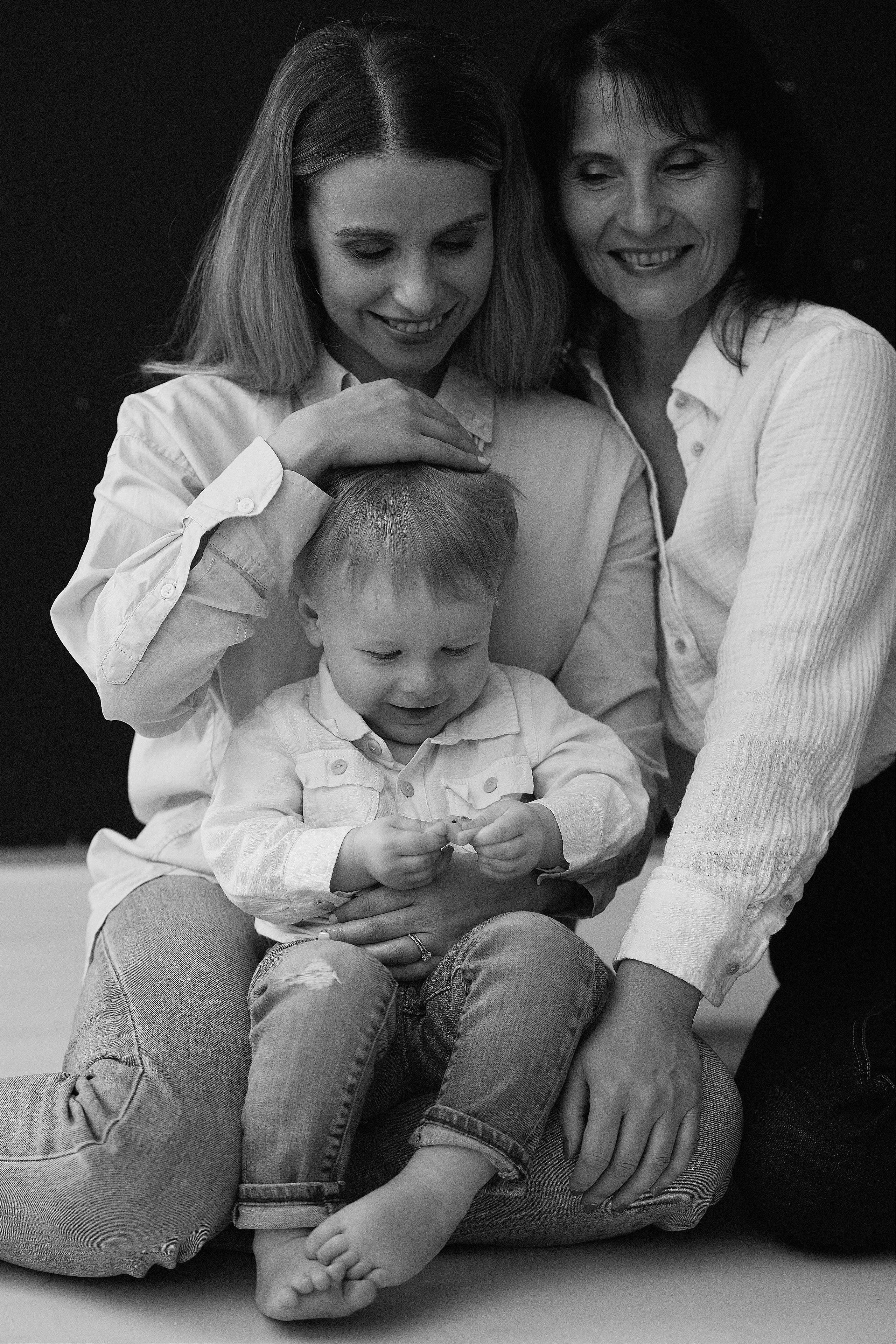 K. Rawnoir- Portrait photography by Daria Paliy.Timeless black&white portraits of women in NYC area