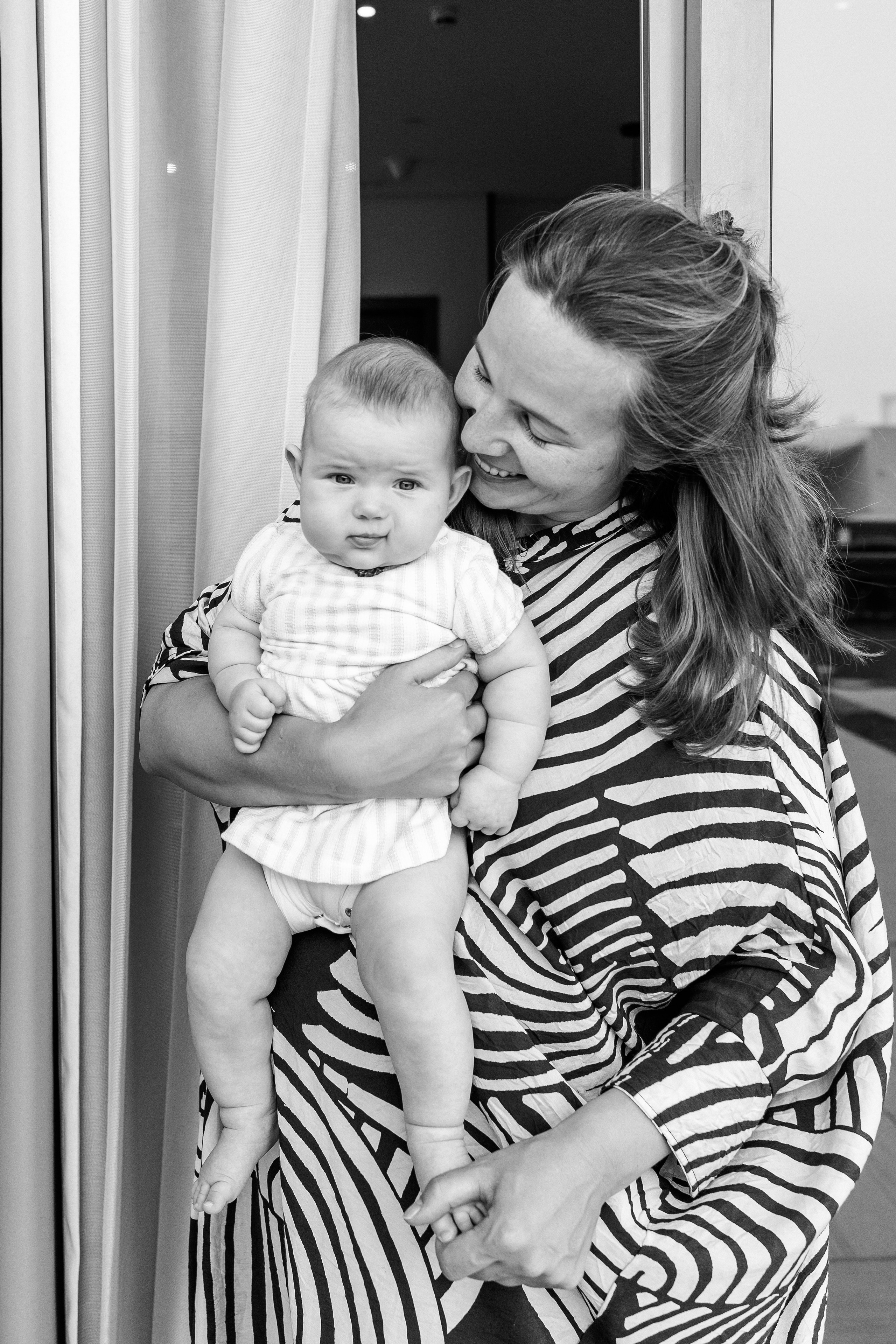 Alena’s family. Professional Photographer Abu Dhabi, Dubai — Yulia Ismoilova | 2025