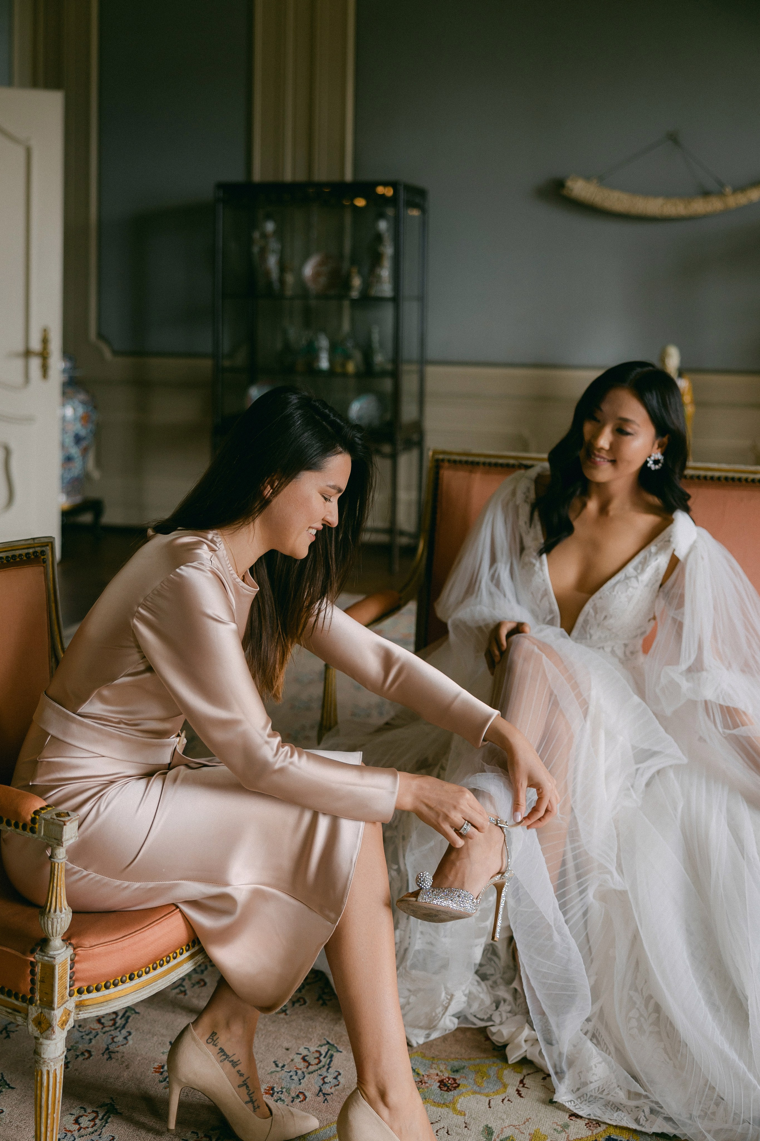 Bridal getting ready. Wedding and Family Photographer Switzerland and Italy. Valeria Diaz