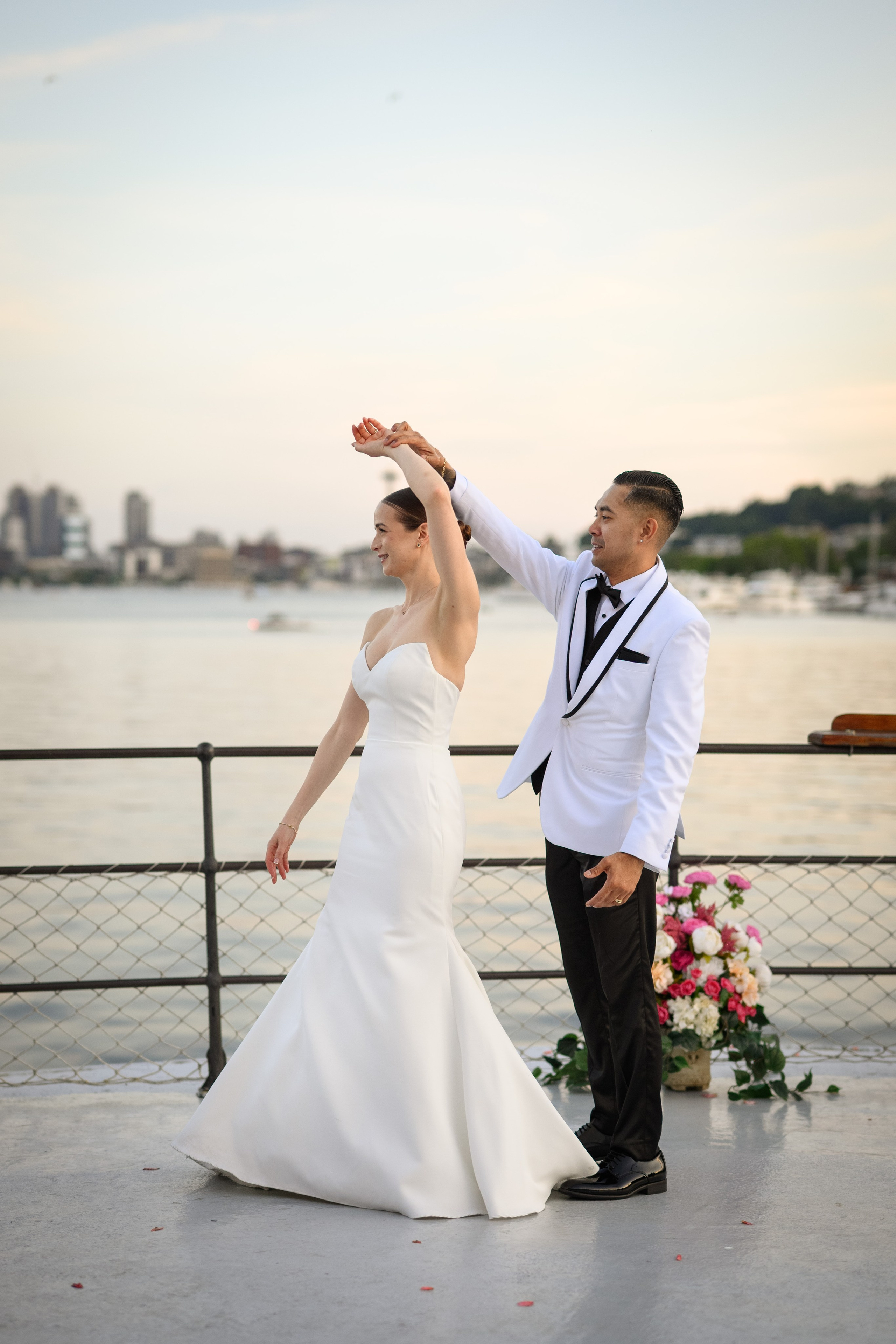 Kevin & Katie. Wedding & portrait photography in the Seattle Area. Helen Michelle photographer