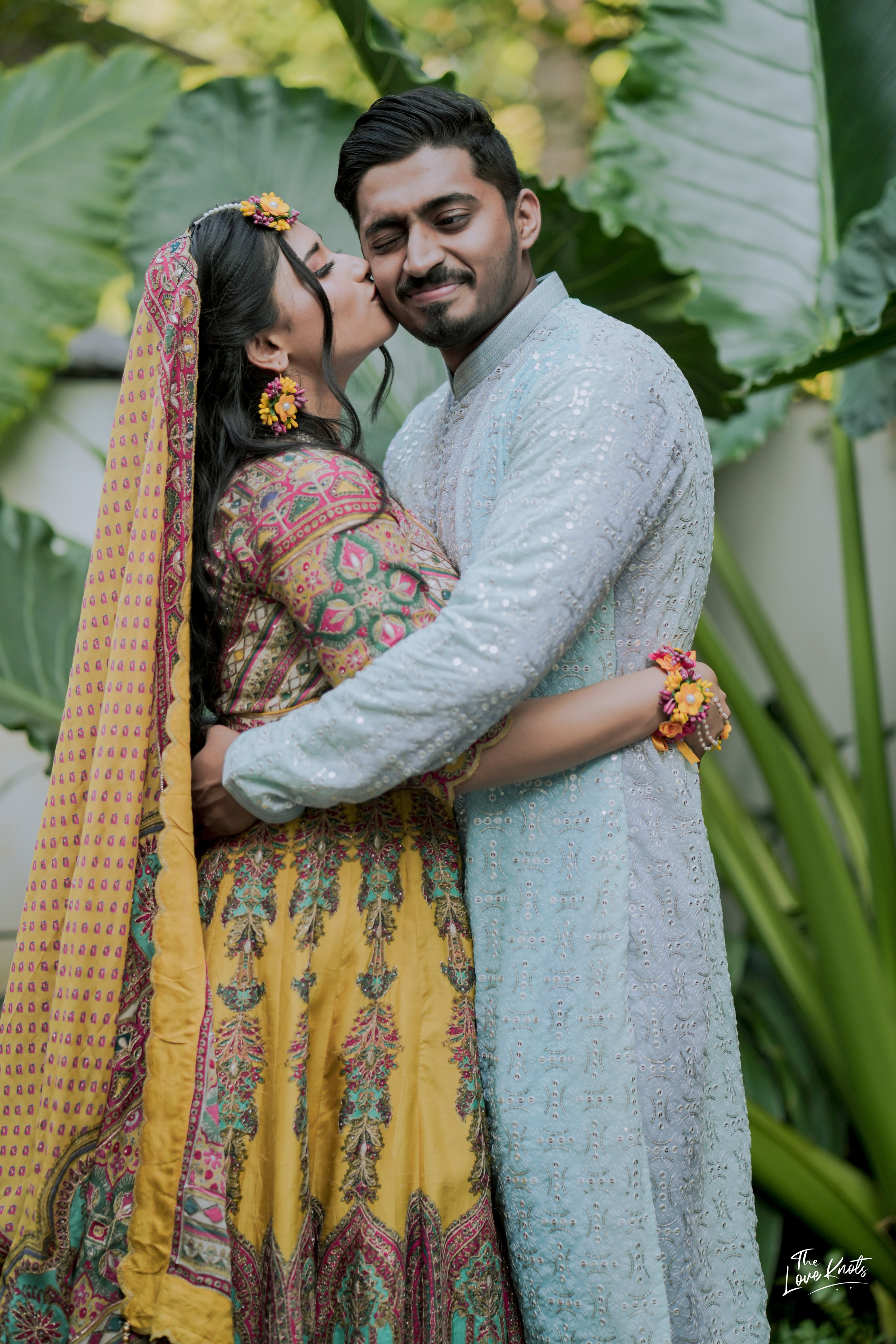 SHAHANA. Theloveknots