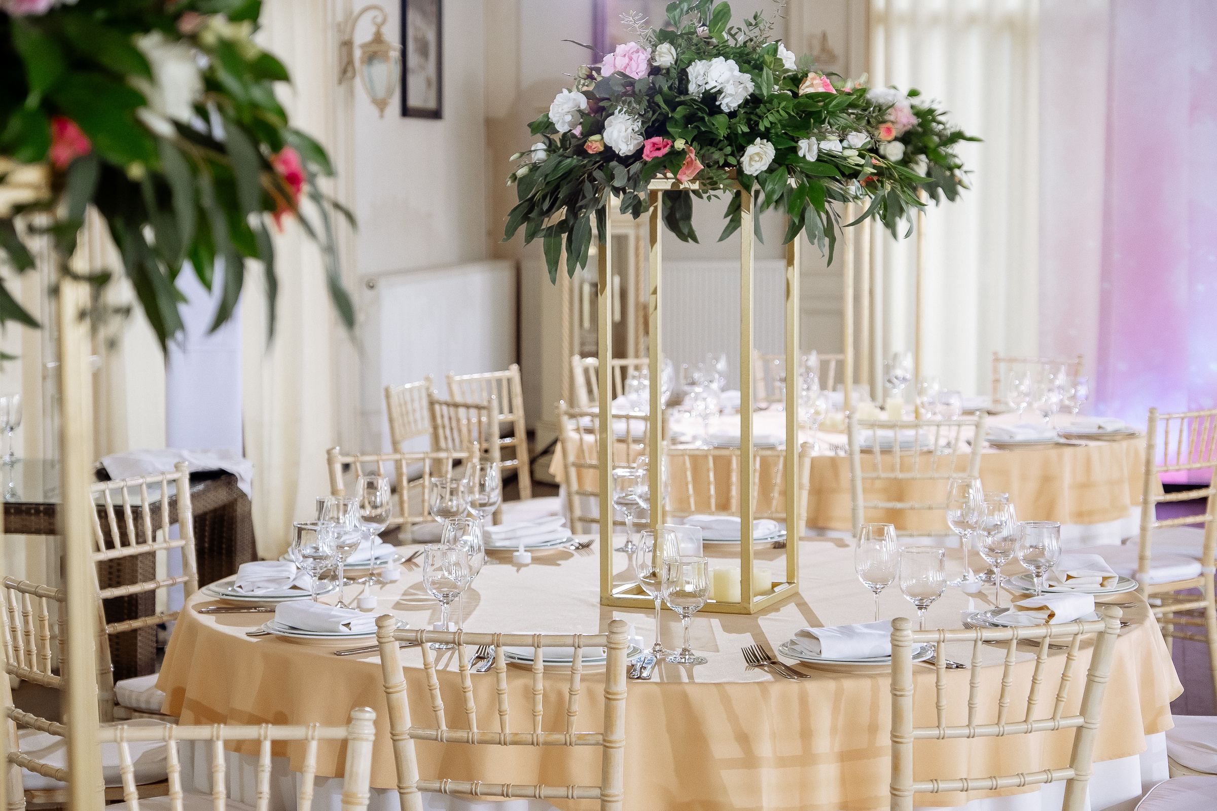 Riverside reception table decor, by Tanya Bodgan, Bude, Cornwall wedding photographer.