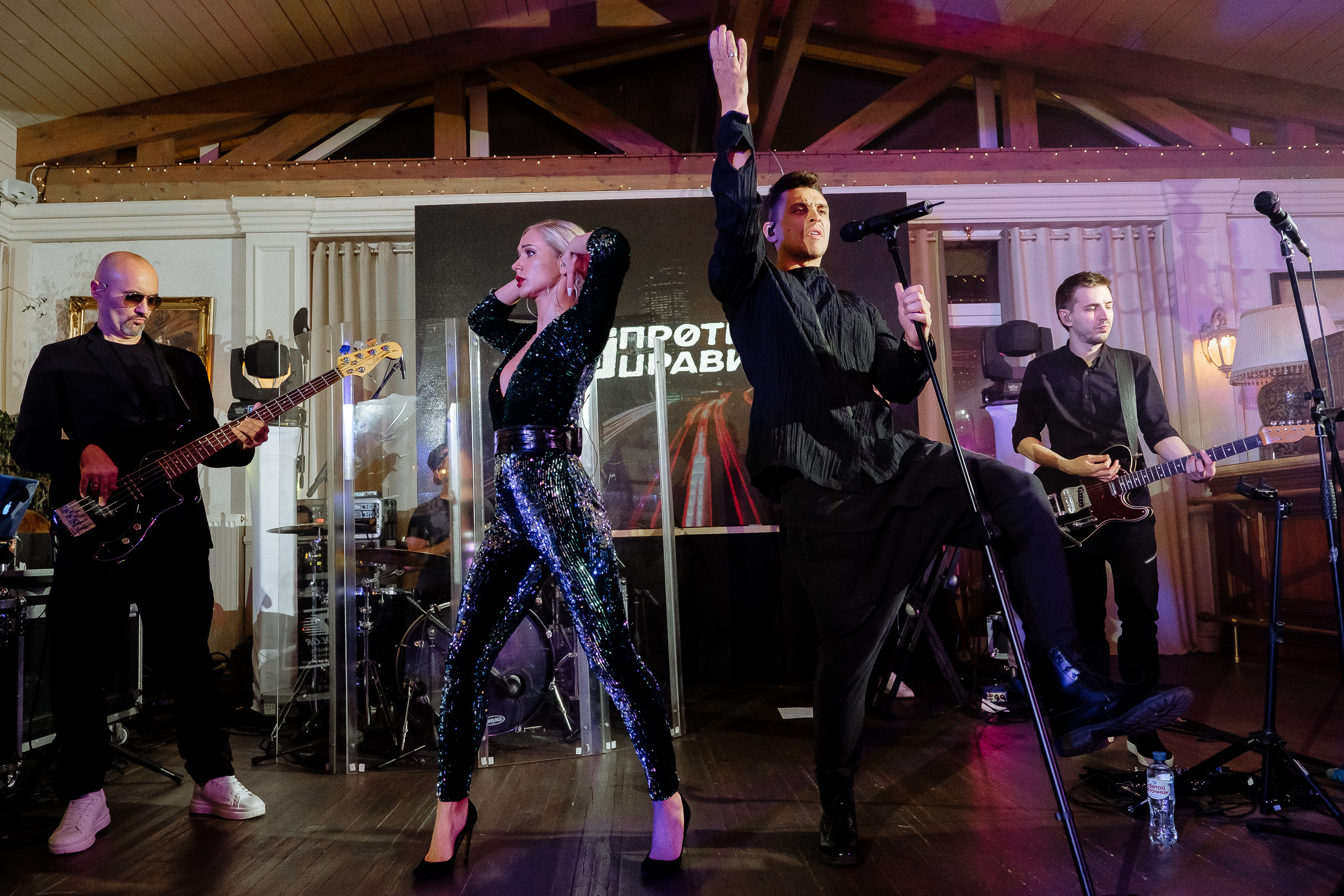 Wedding band, by Tanya Bodgan, Devon reportage wedding photographer.