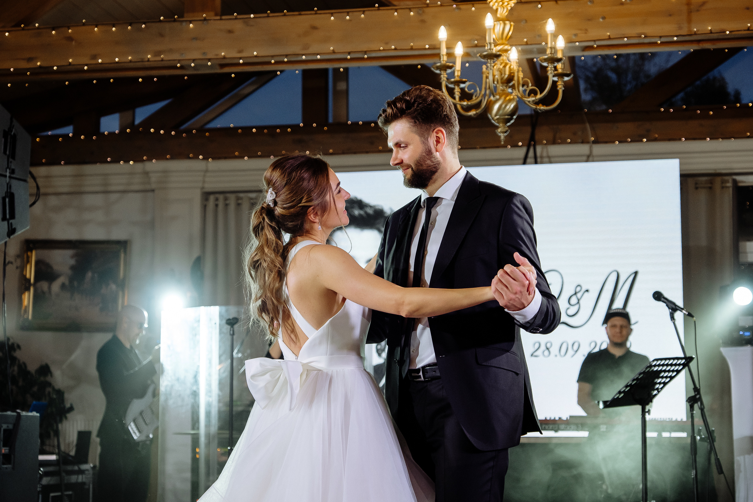 First dance, by Tanya Bodgan, Bude editorial and reportage wedding photography.