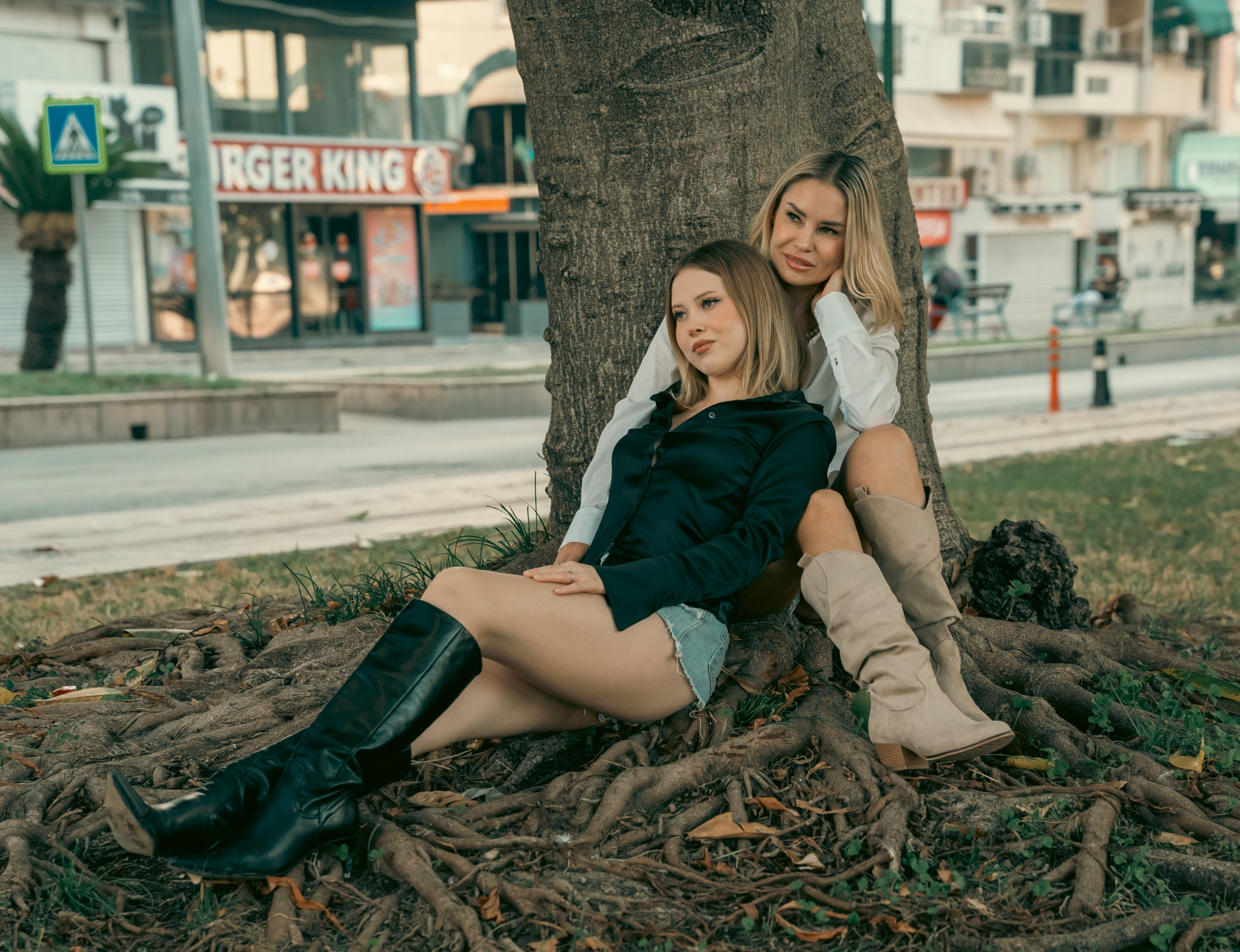 NATALIE & AYLEEN. UNRATED PHOTO