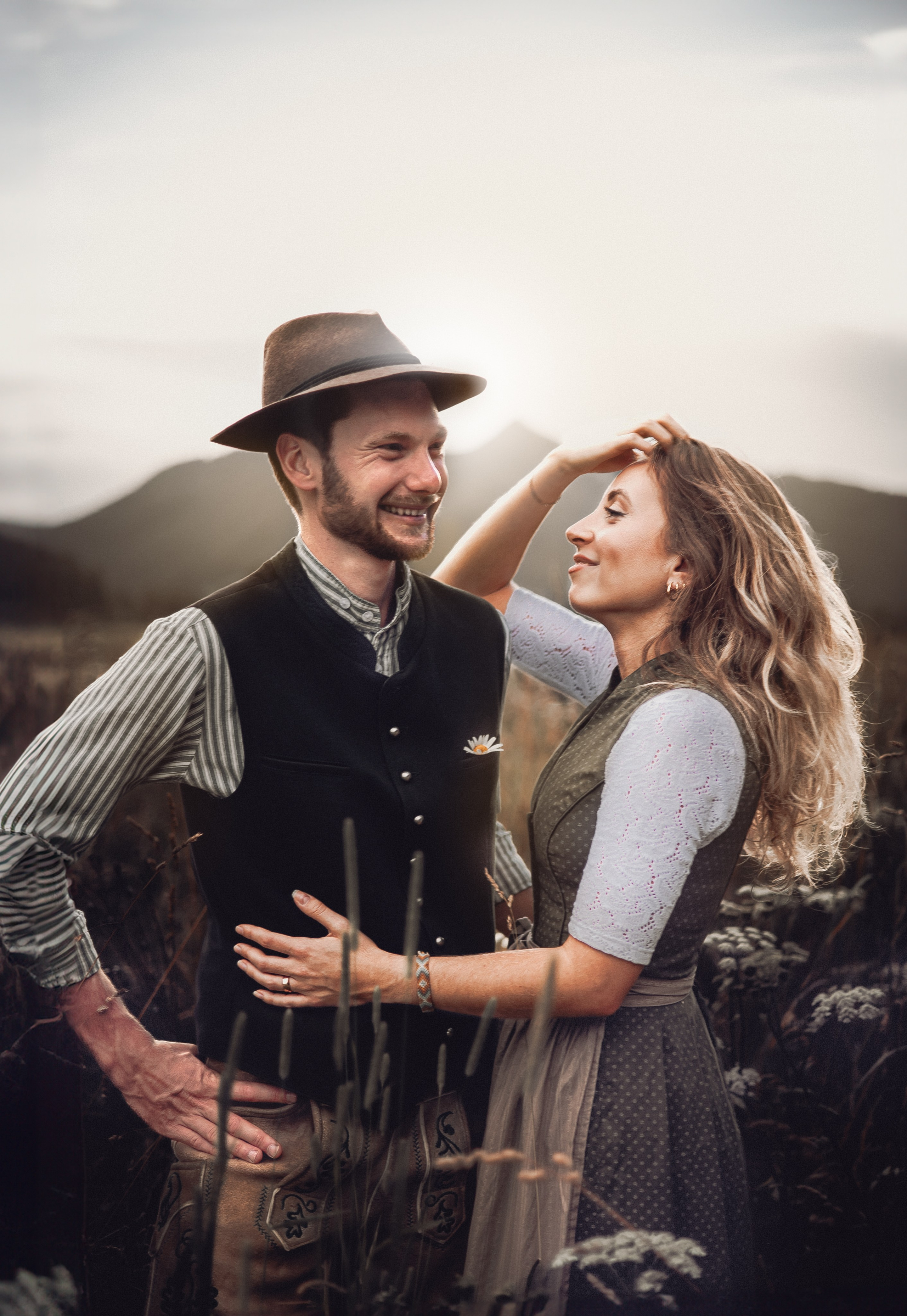 Selina & Conny. GoldenHourStory