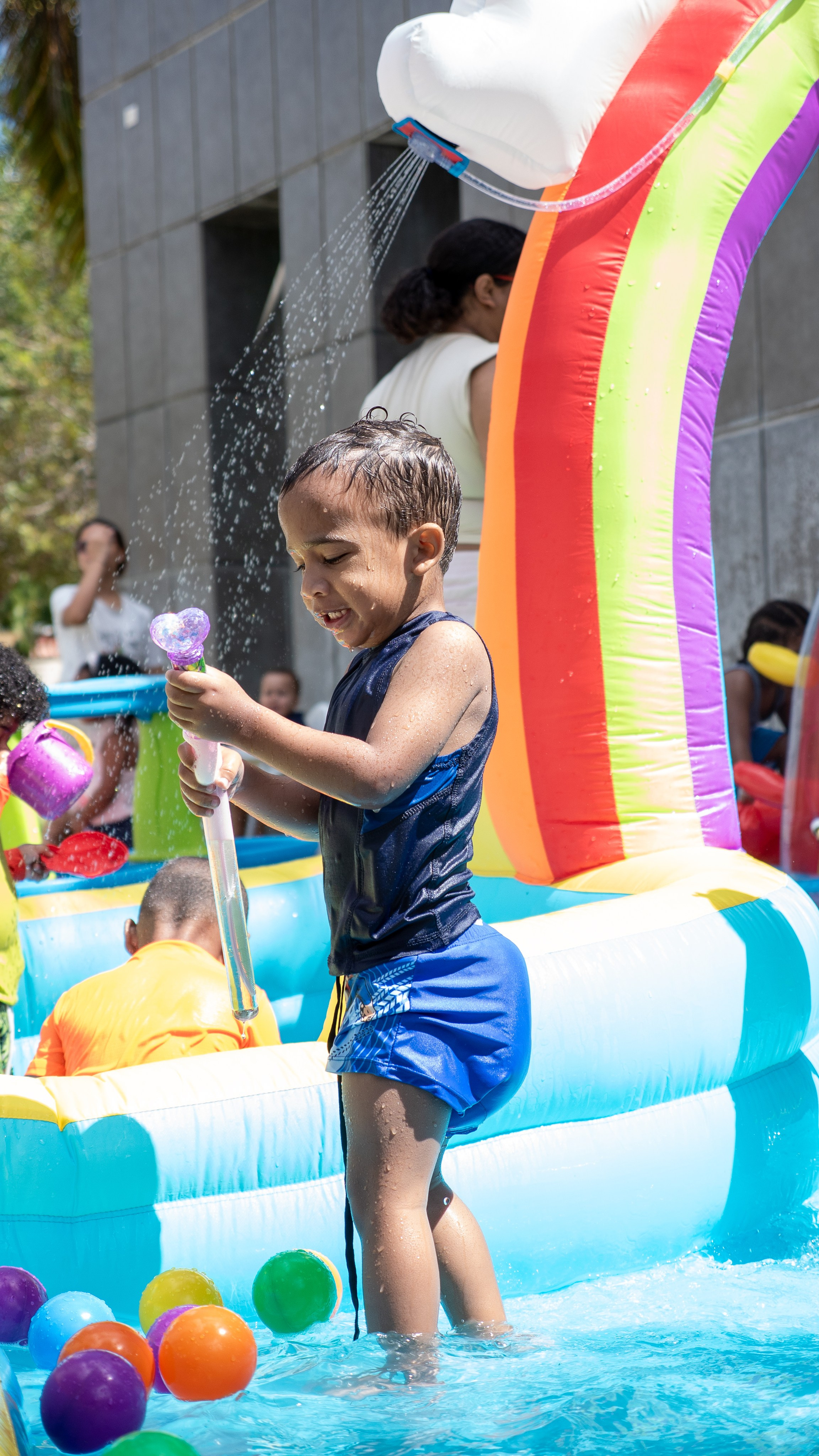 Growing - Espacio para niños. VisualAvalon
