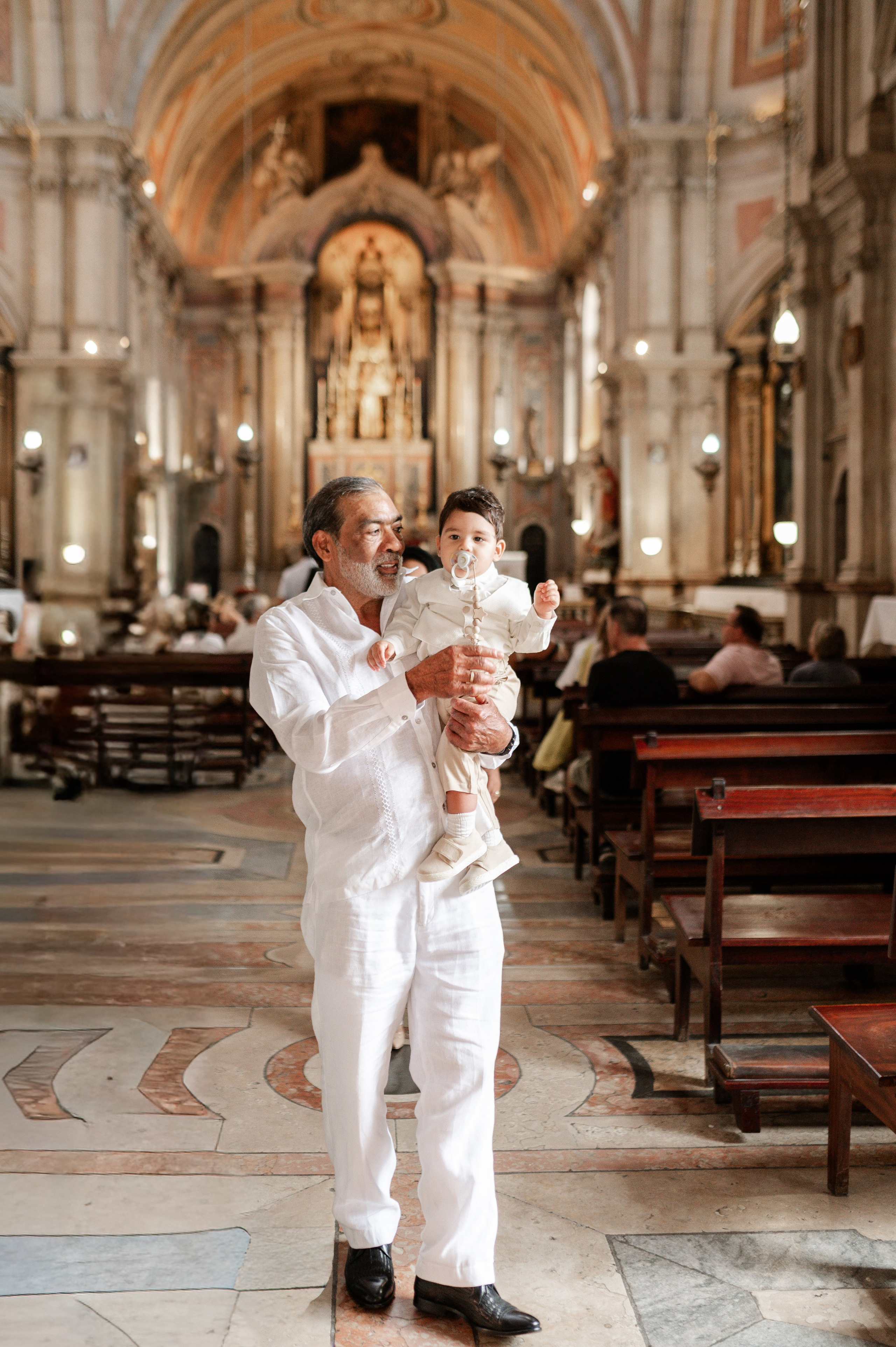 Фотосъёмка крестин — тёплые и значимые моменты. Ваш фотограф в Лиссабоне — Анна Белова