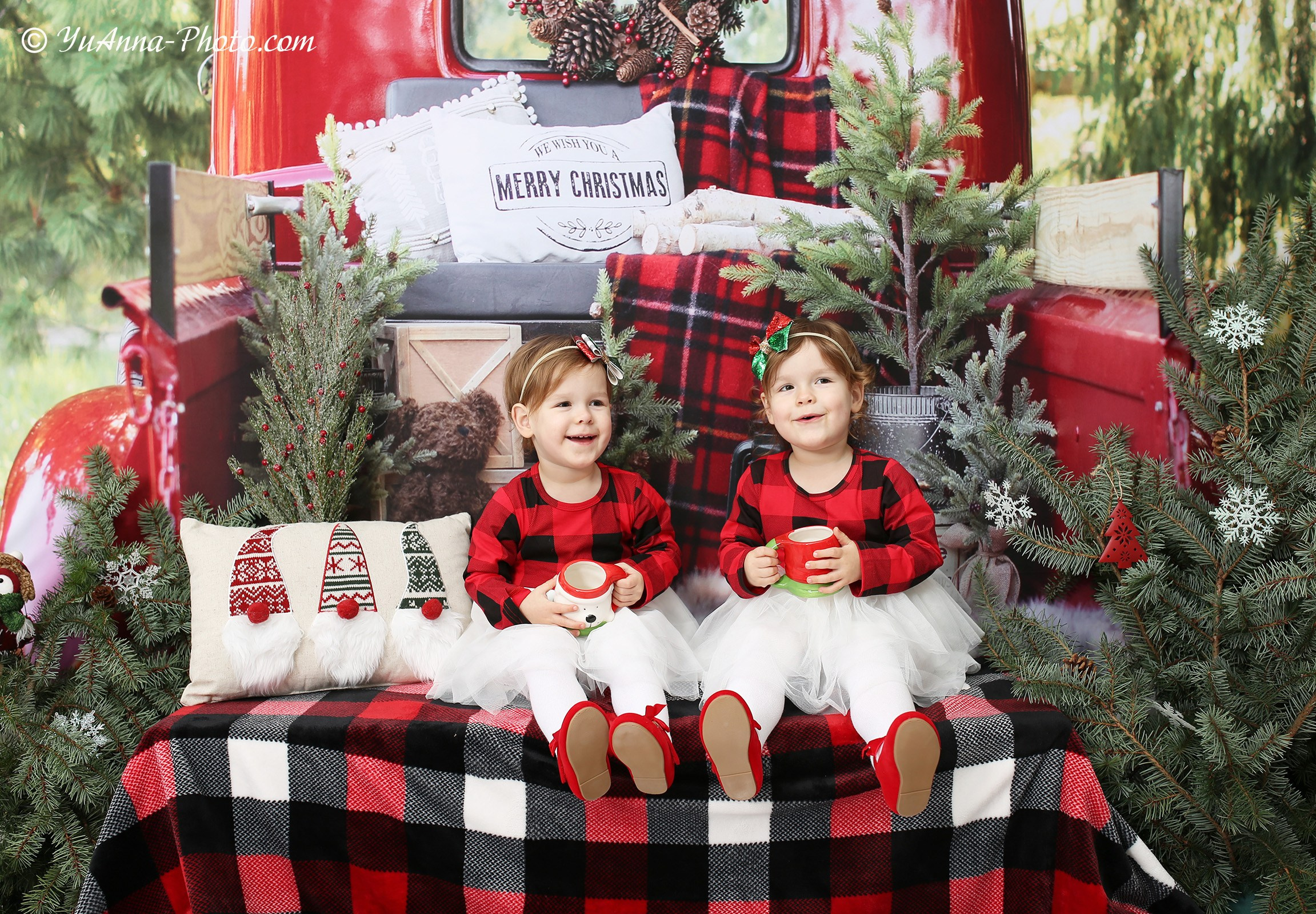 STUDIO Photoshoot. YuAnna studio. Family & Kids Photographer in Seattle area, located in