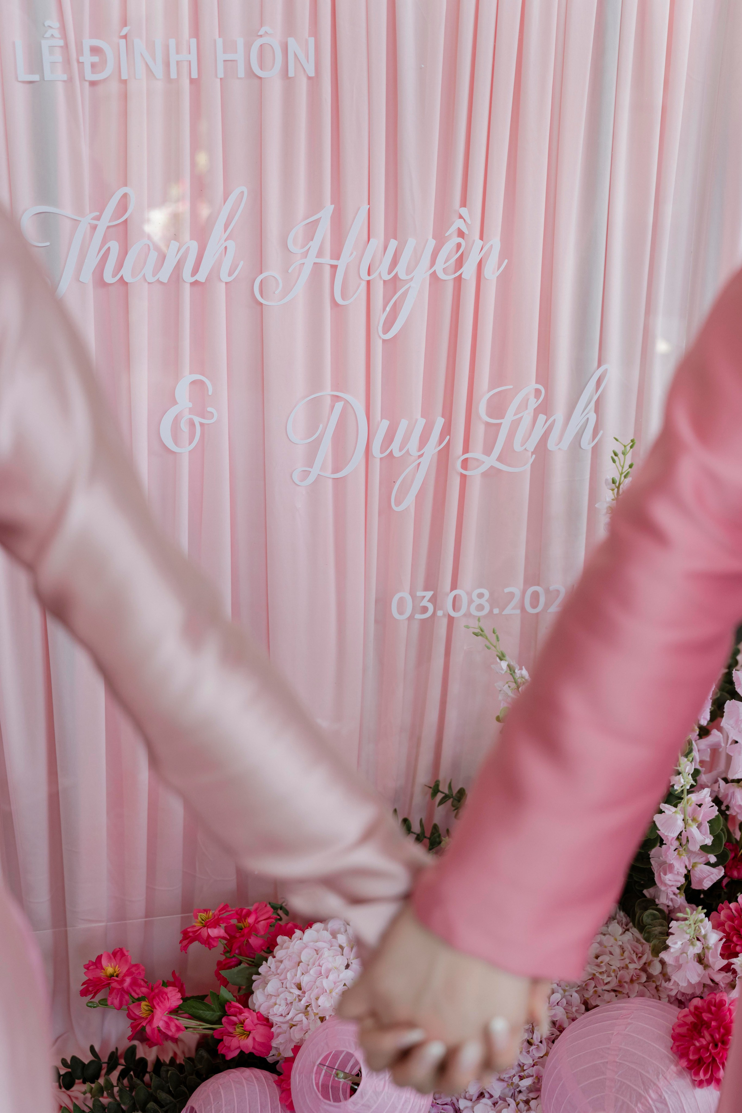 LINH & HUYEN. WEDDING PHOTOGRAPHER IN VIETNAM