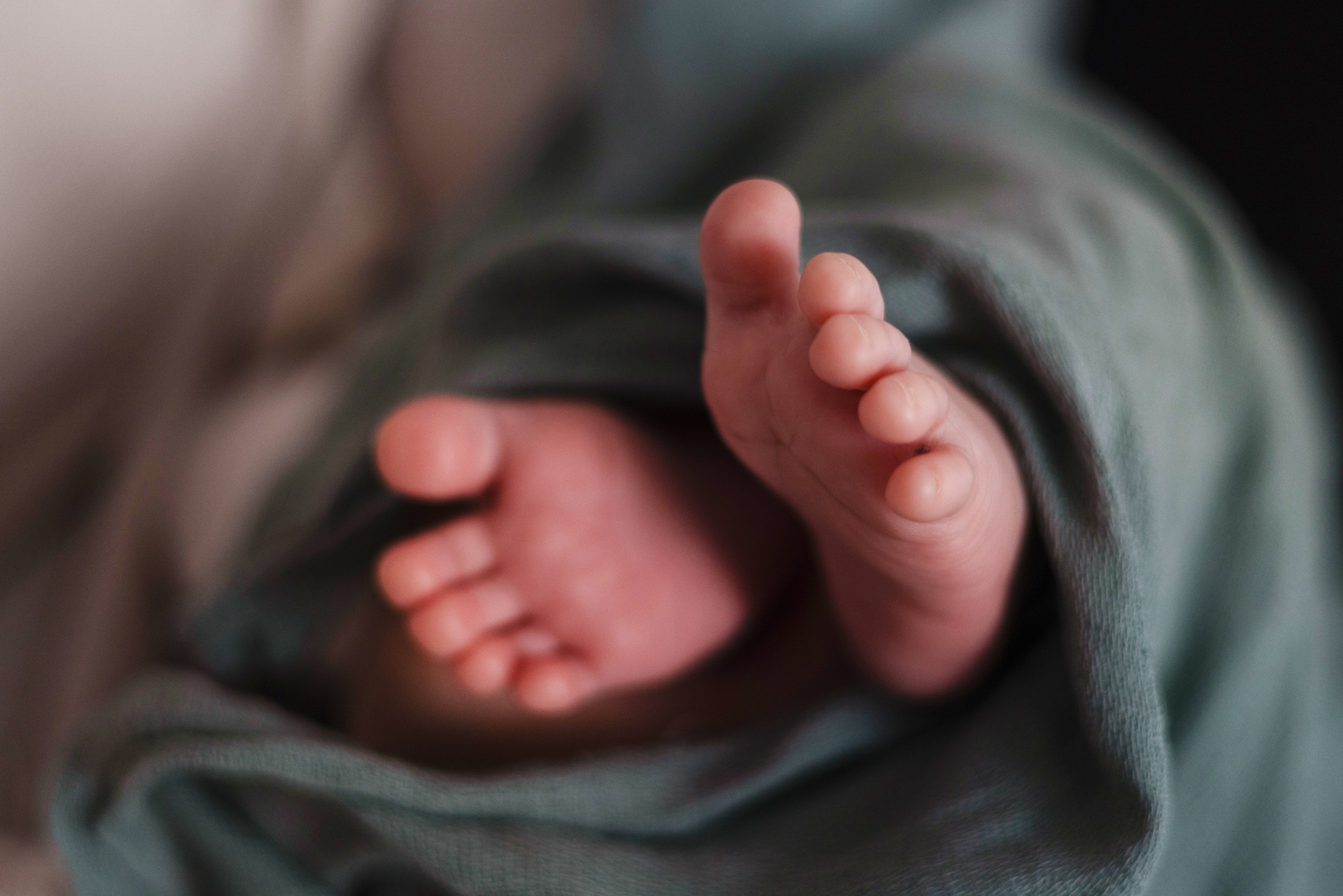 NEWBORN / LIFESTYLE INDOOR. Fotografin und Videografin im Raum Osnabrück und Emsland Alla