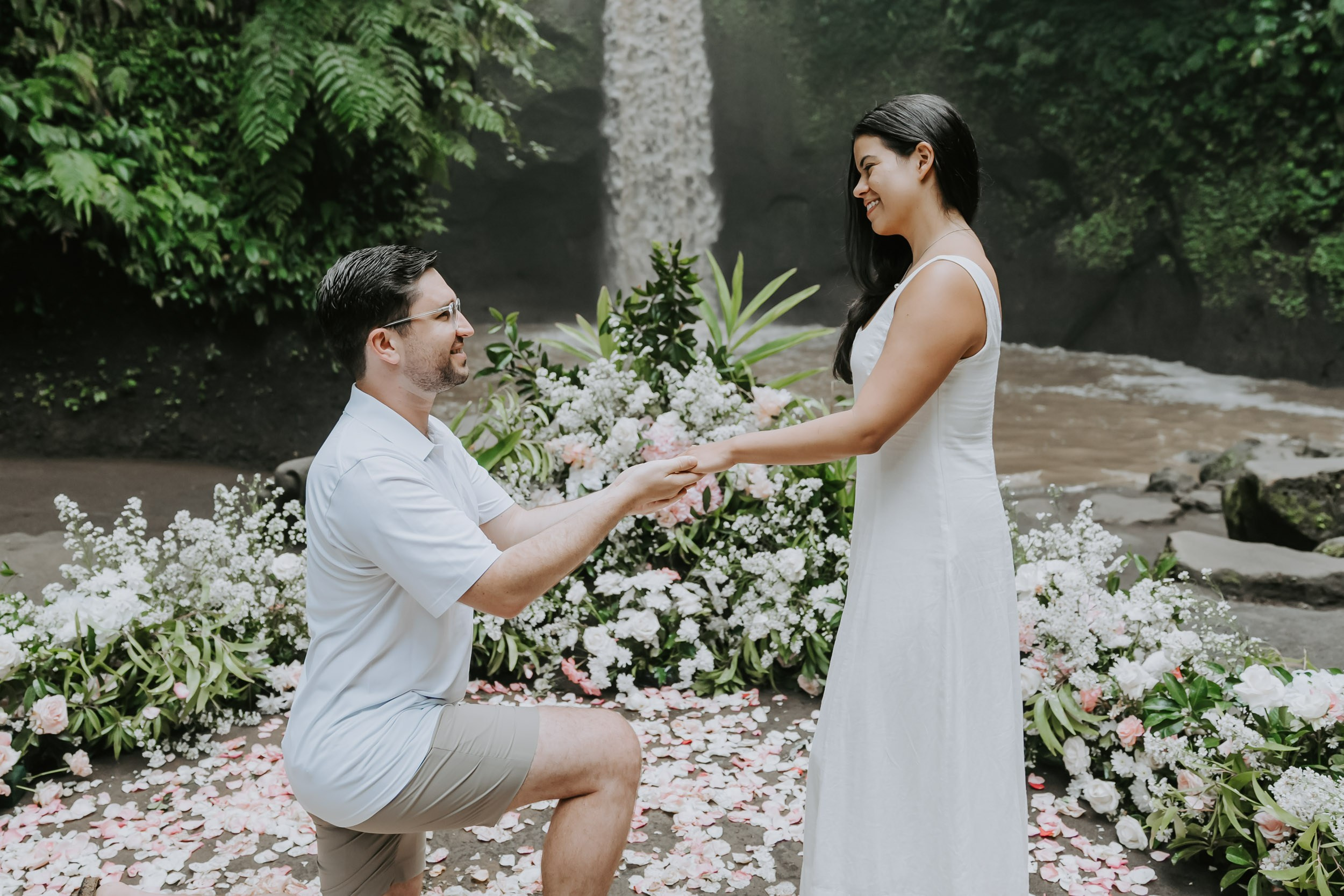 Marriage Proposal. Female Photographer in Bali