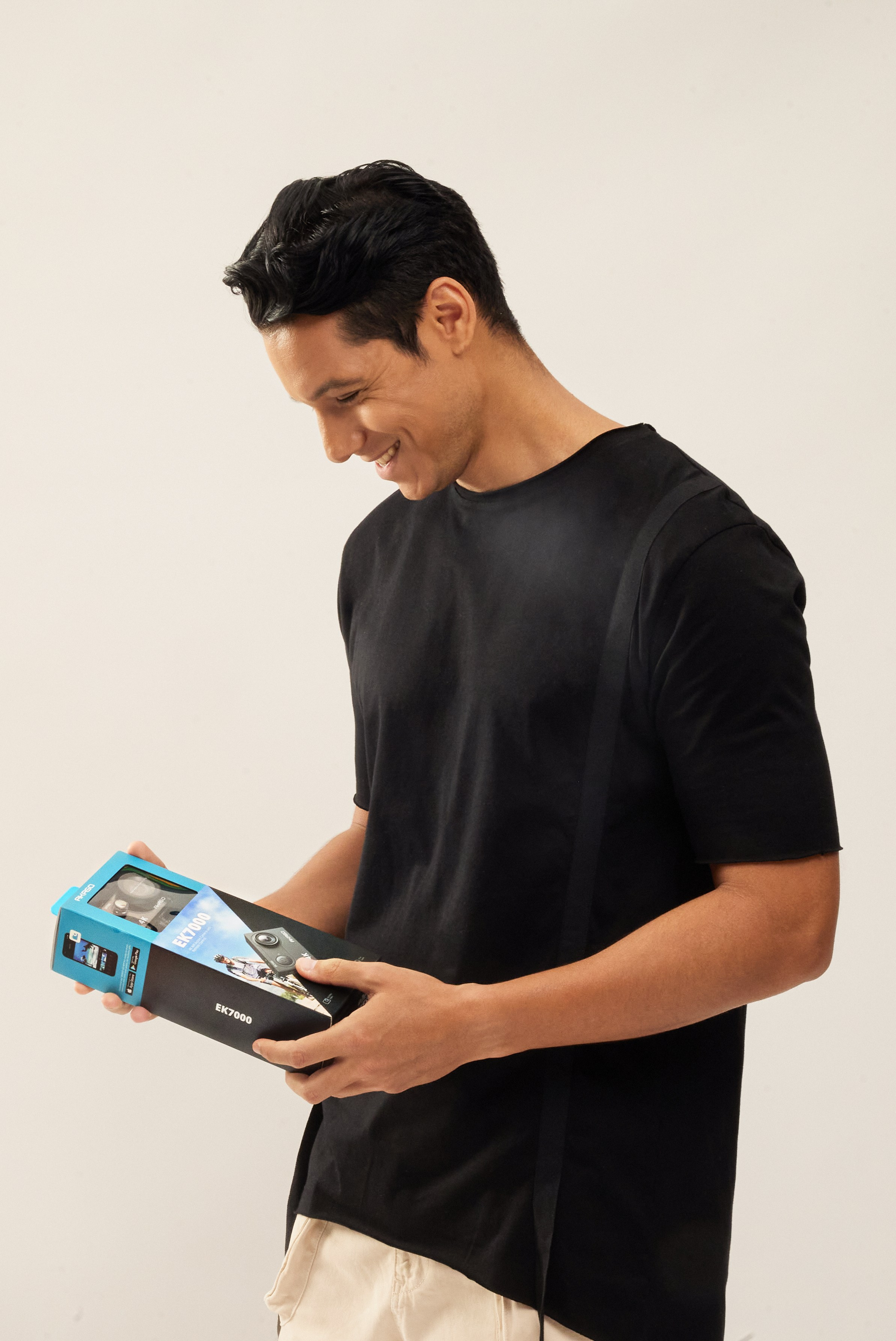 E-COMMERCE. Female Photographer in Dubai