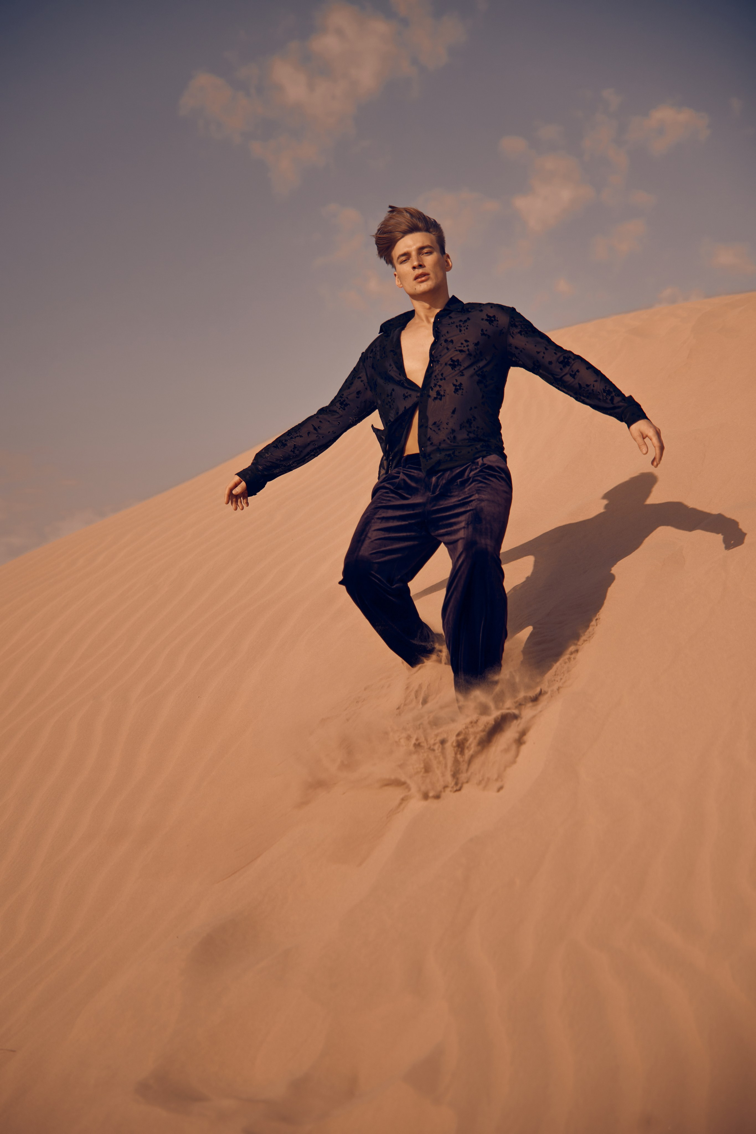 Desert. Female Photographer in Dubai