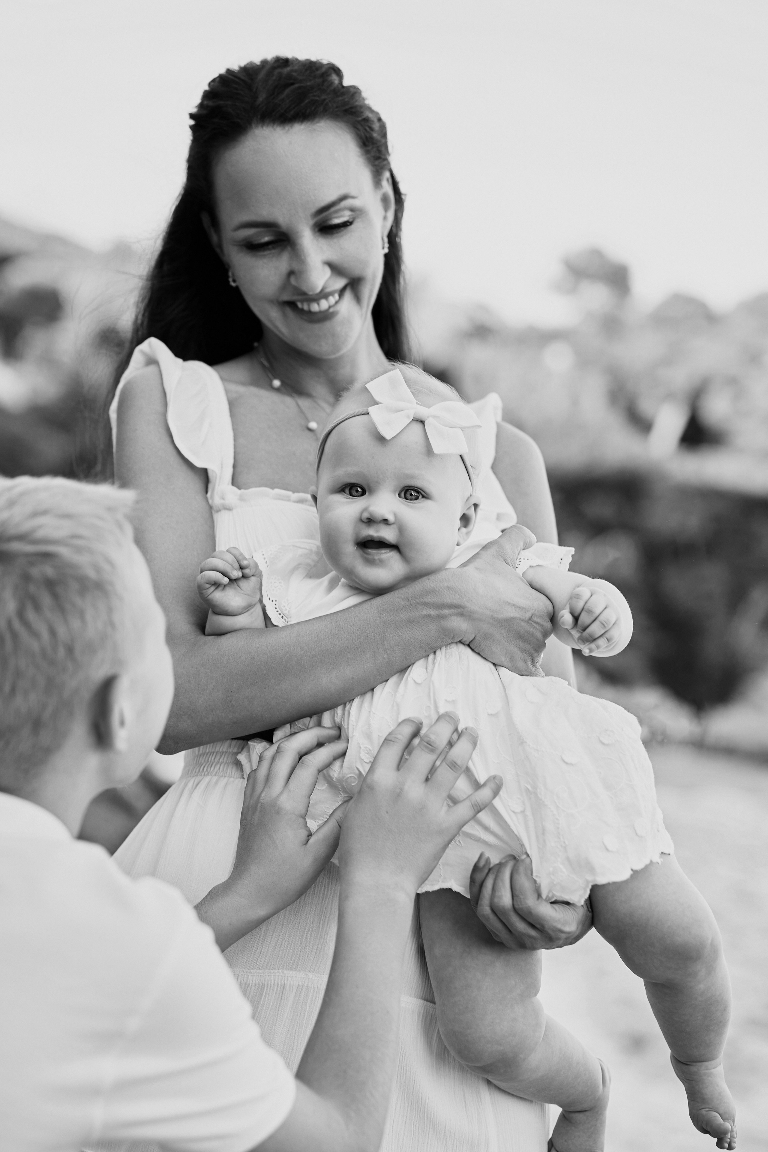 Мама с детьми на пляже. Fotógrafa en España Zhanna Zakharchenko