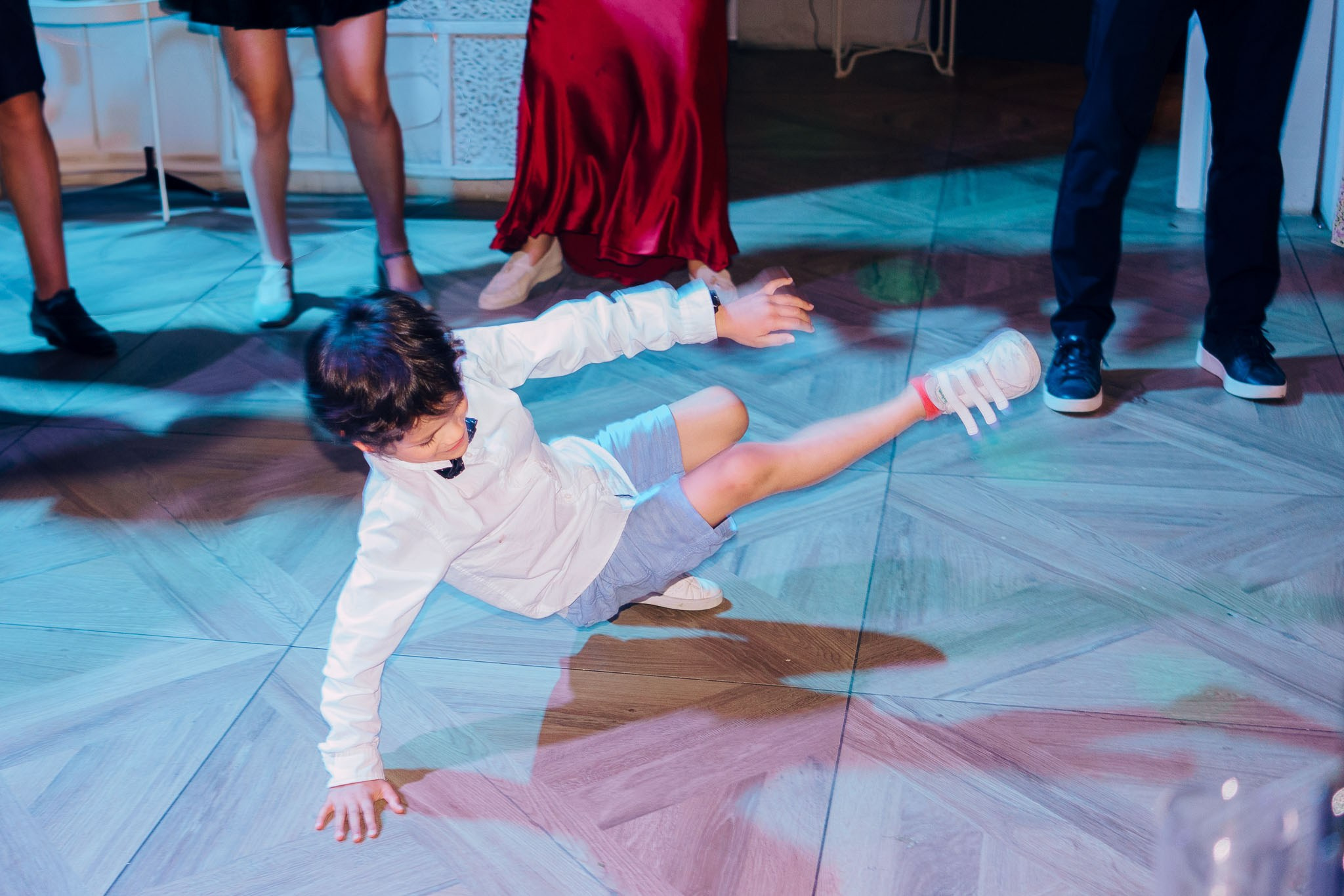 K& F, destination wedding photographer in L’Orangerie de l’Orée du Bois, France