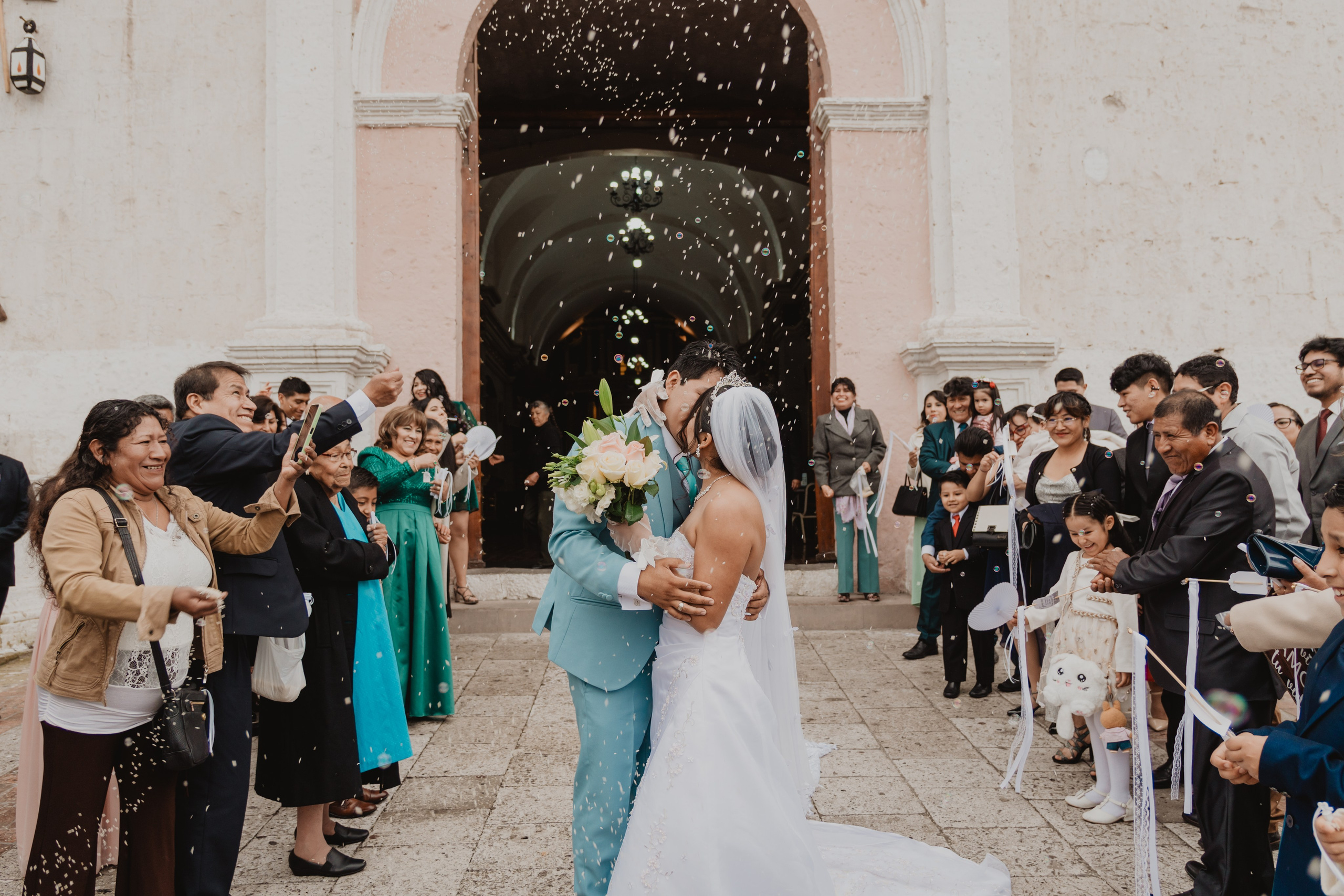 STEISY + EMMANUEL | BODA RELIGIOSA. Studio KVTA | Fotografía y Video de Bodas en Arequipa