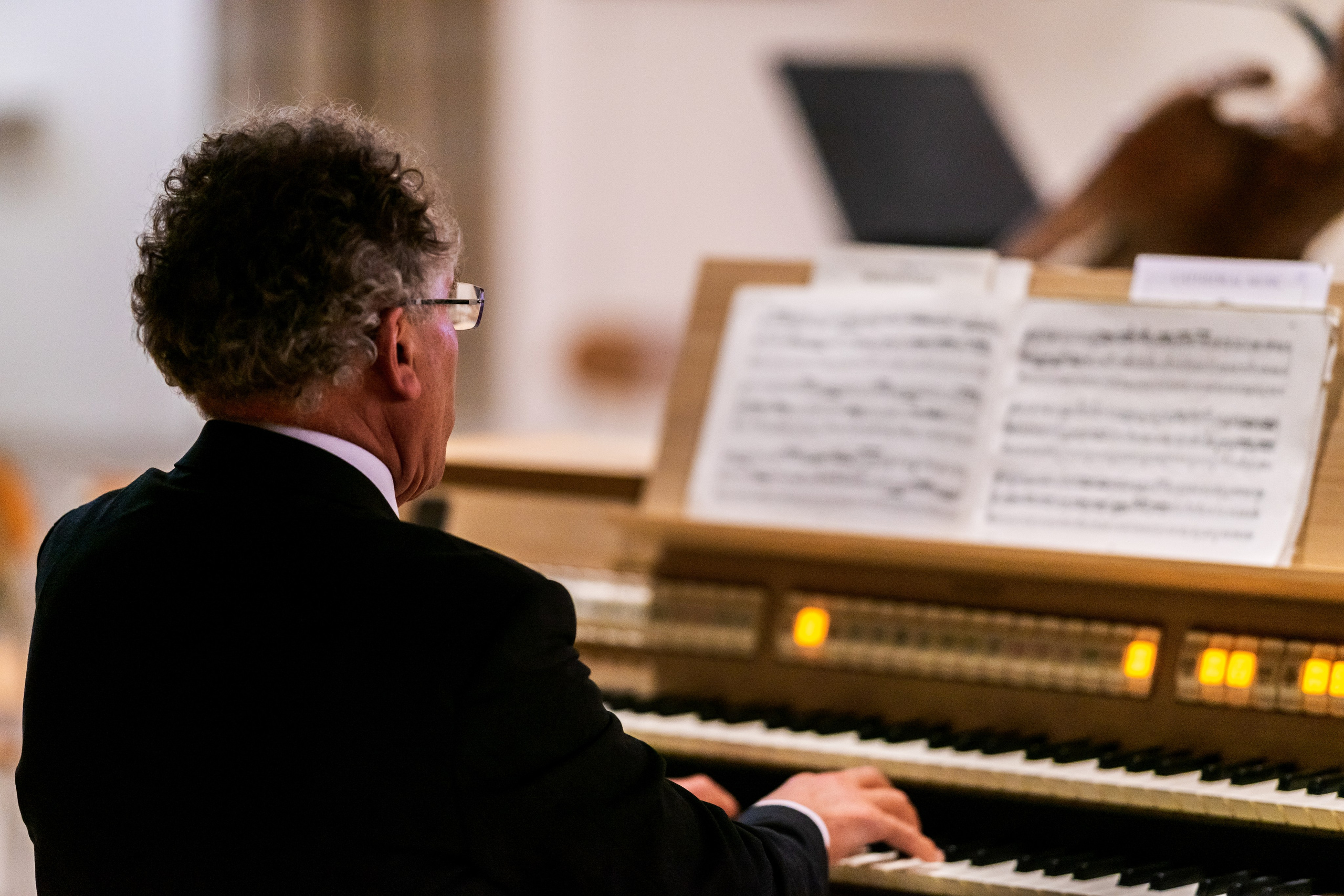 Mariage à l’église | Photographie de cérémonie par Eugenia Andres. Photographe à Genève - Eugenia Andres