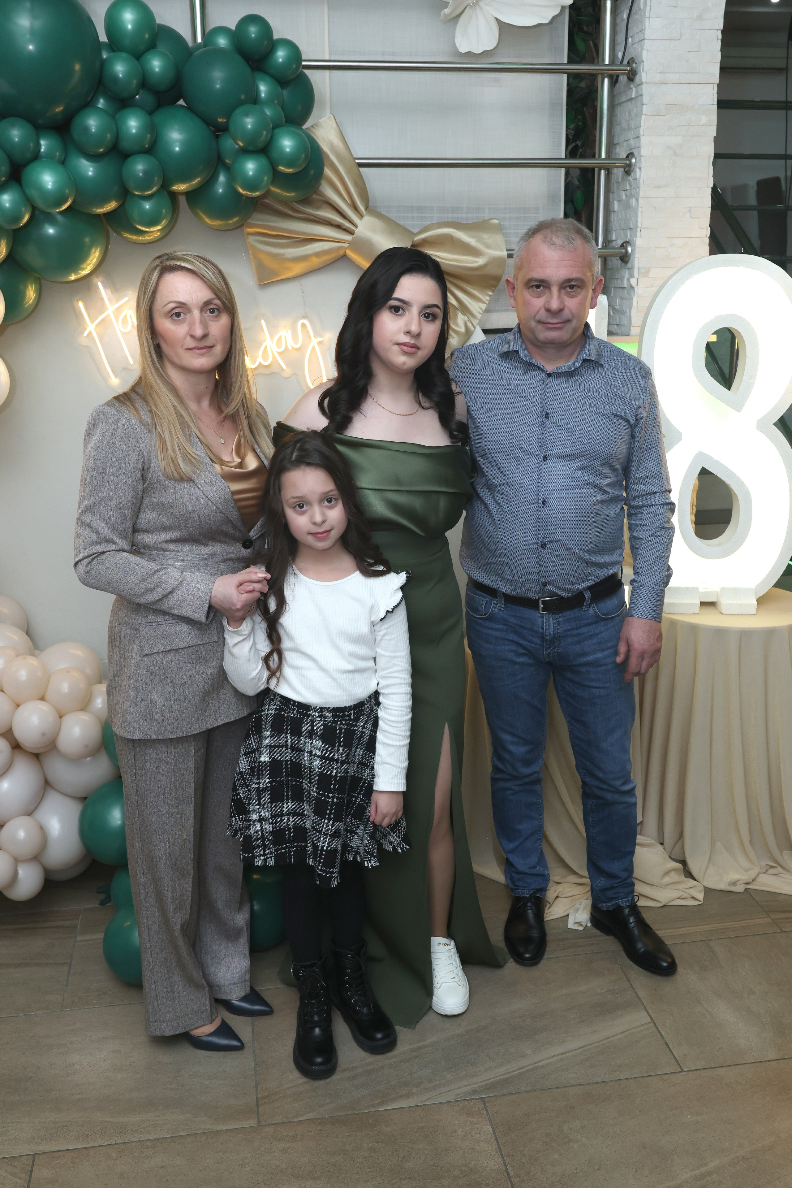 Sarin 18ti rođendan. Foto Simic Jagodina
