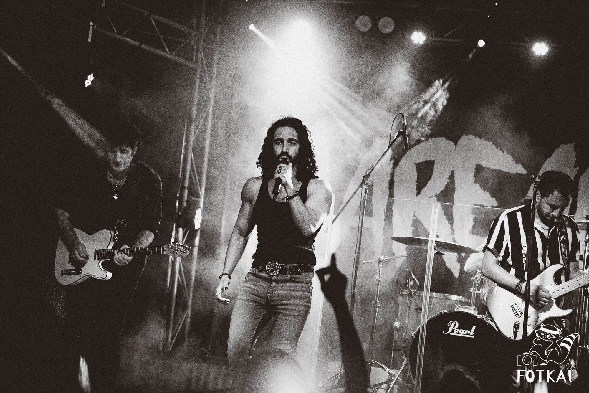 DENISDENIS — reportaje fotográfico del concierto en la Sala Marearock (Alicante) | FOTKAI