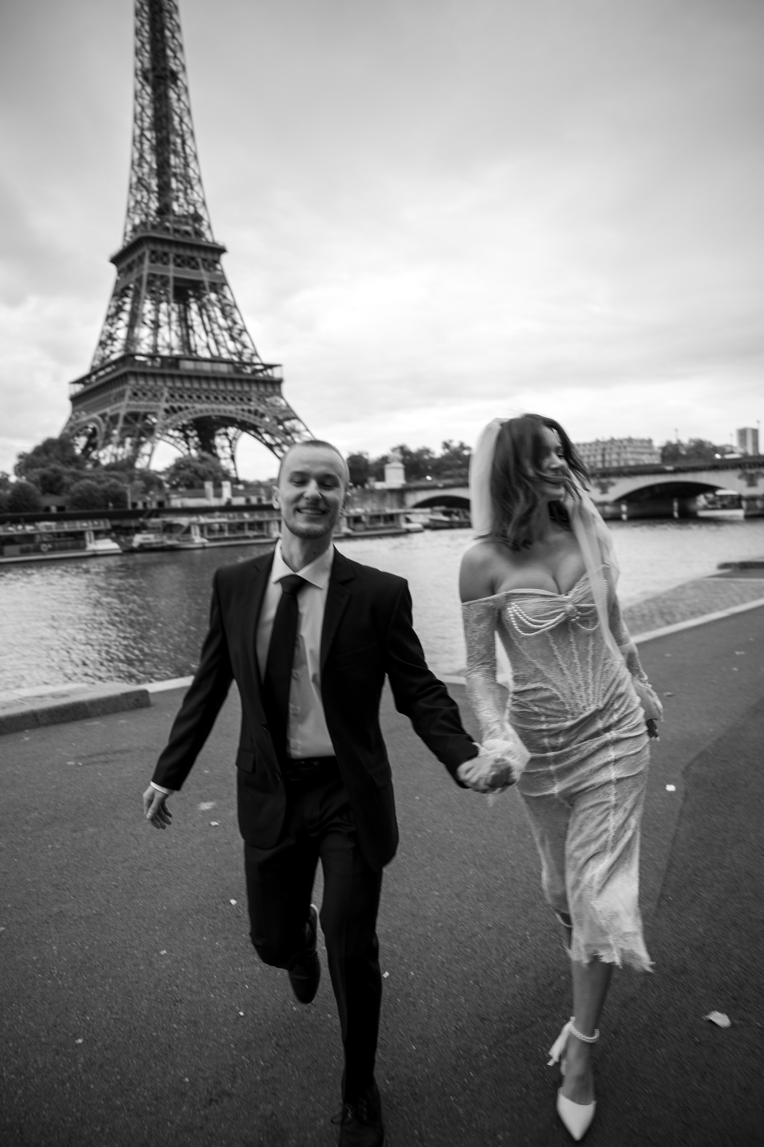 Wedding elopement. Wedding photographer in Paris Oksana Shum
