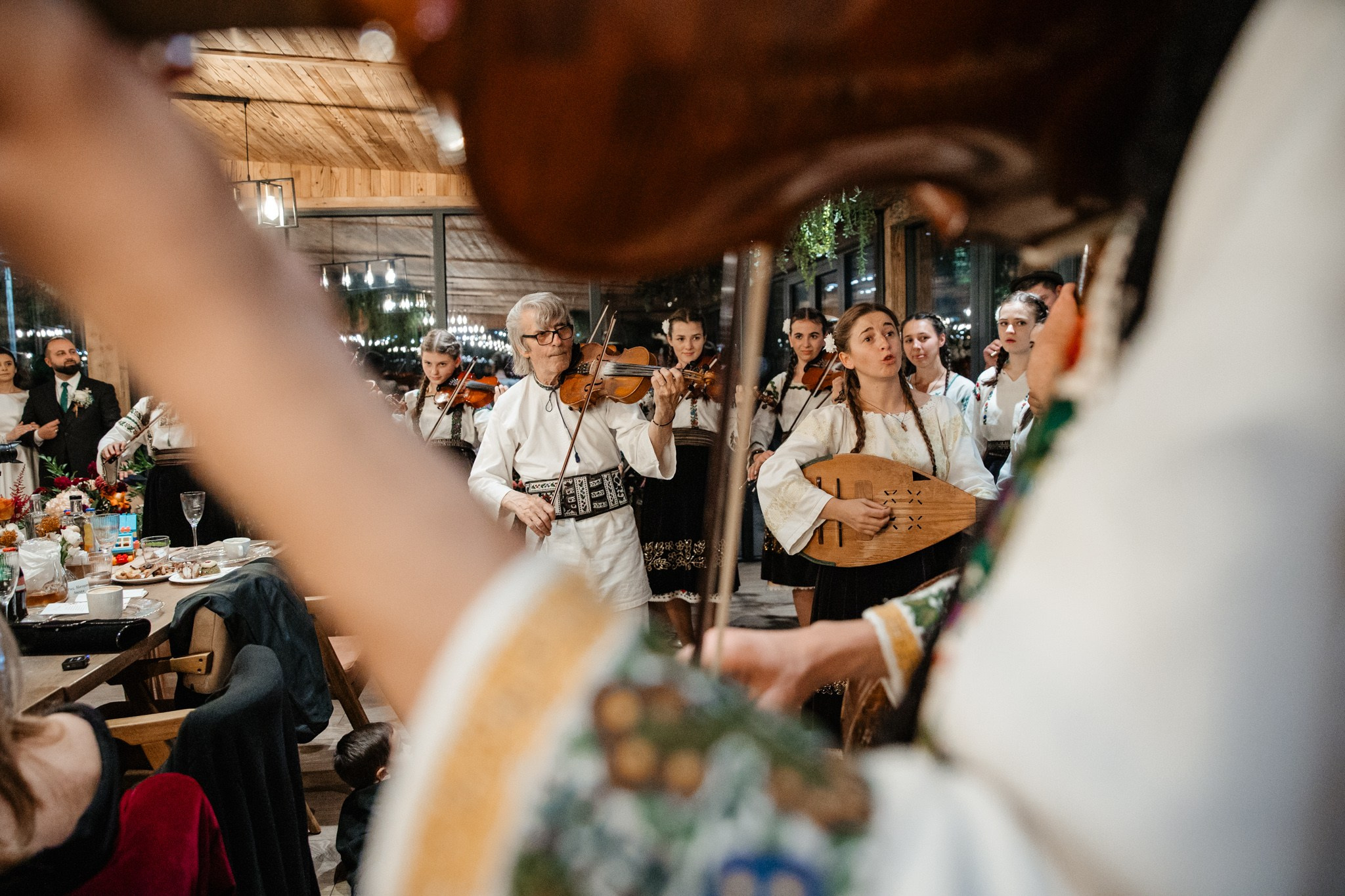 Nunta de Poveste la Sucevița: Cristi și Andreea. Servicii foto-video profesionale, pentru momente de neuitat