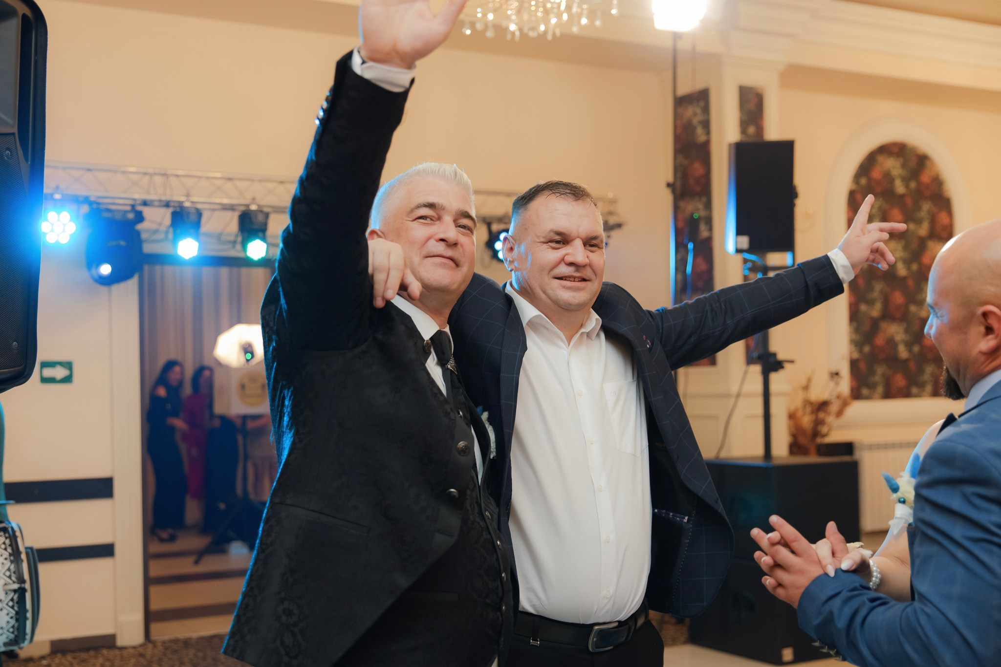 Mihai & Oana. Servicii foto-video profesionale, pentru momente de neuitat