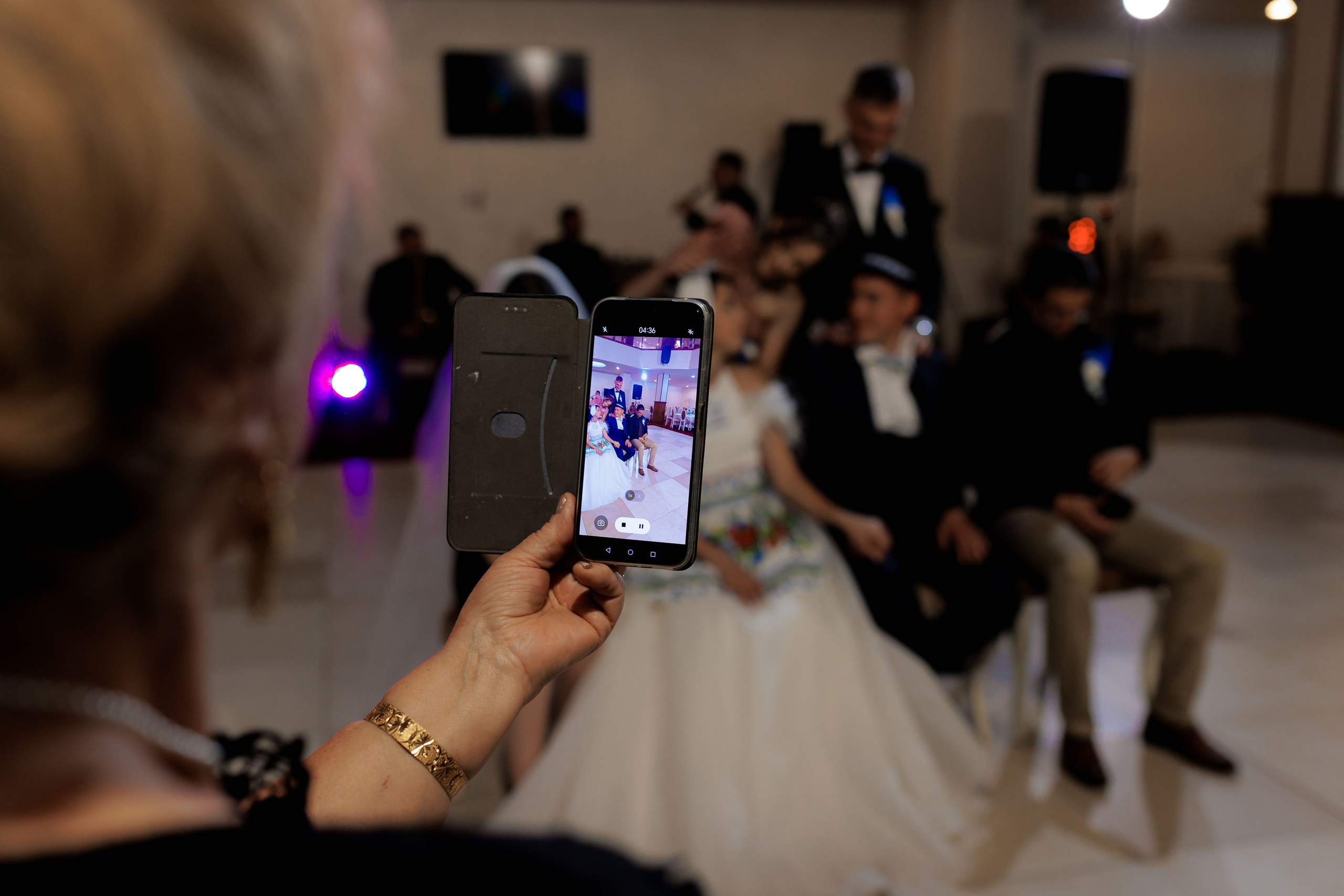 Loredana & Emilian – Ziua Nunții | Videografie - fotografie Botez Suceava, Iași, Botoșani. Servicii foto-video profesionale, pentru momente de neuitat