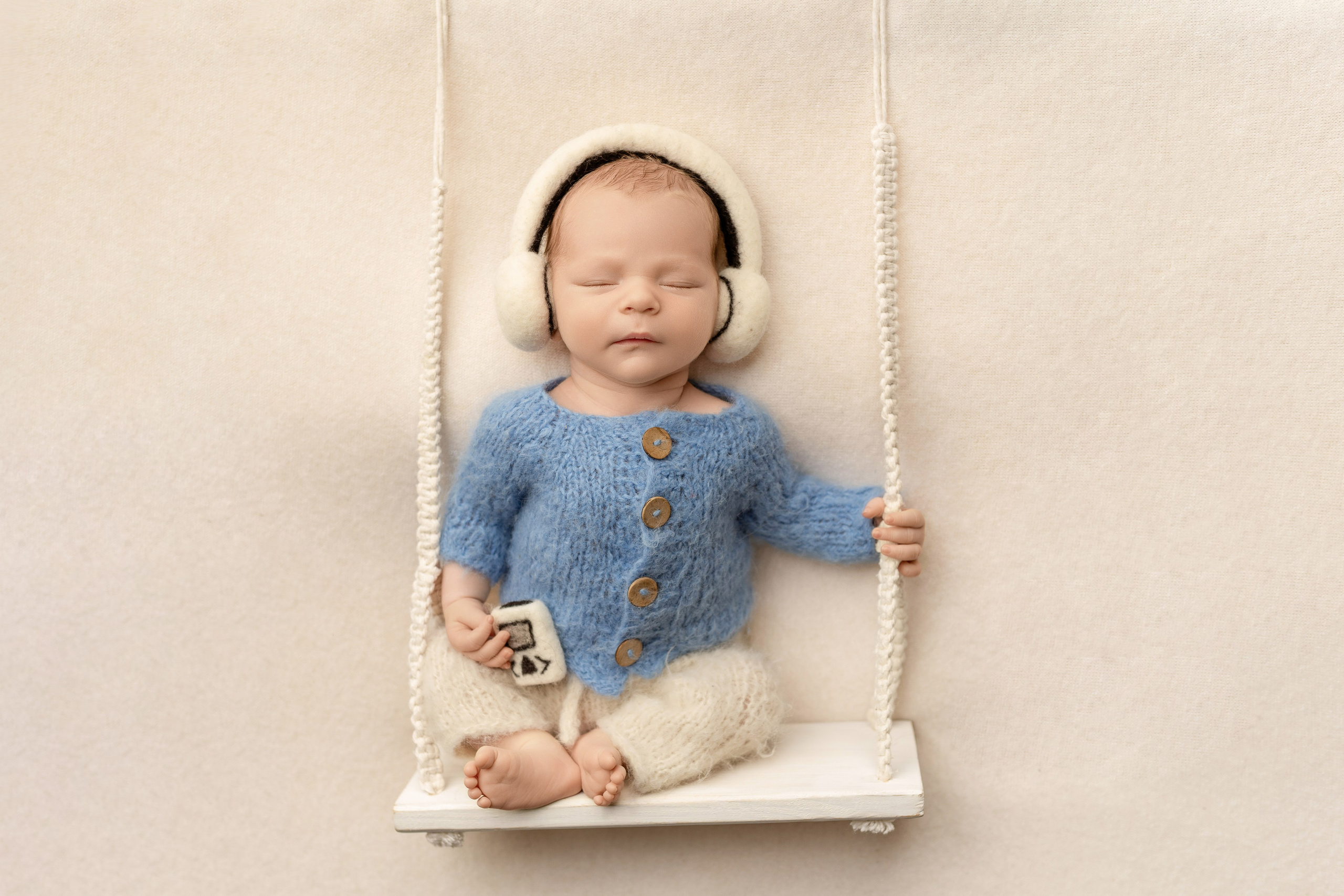 Esu Aleksandra naujagimių ir kudikių fotografė iš Vilniaus