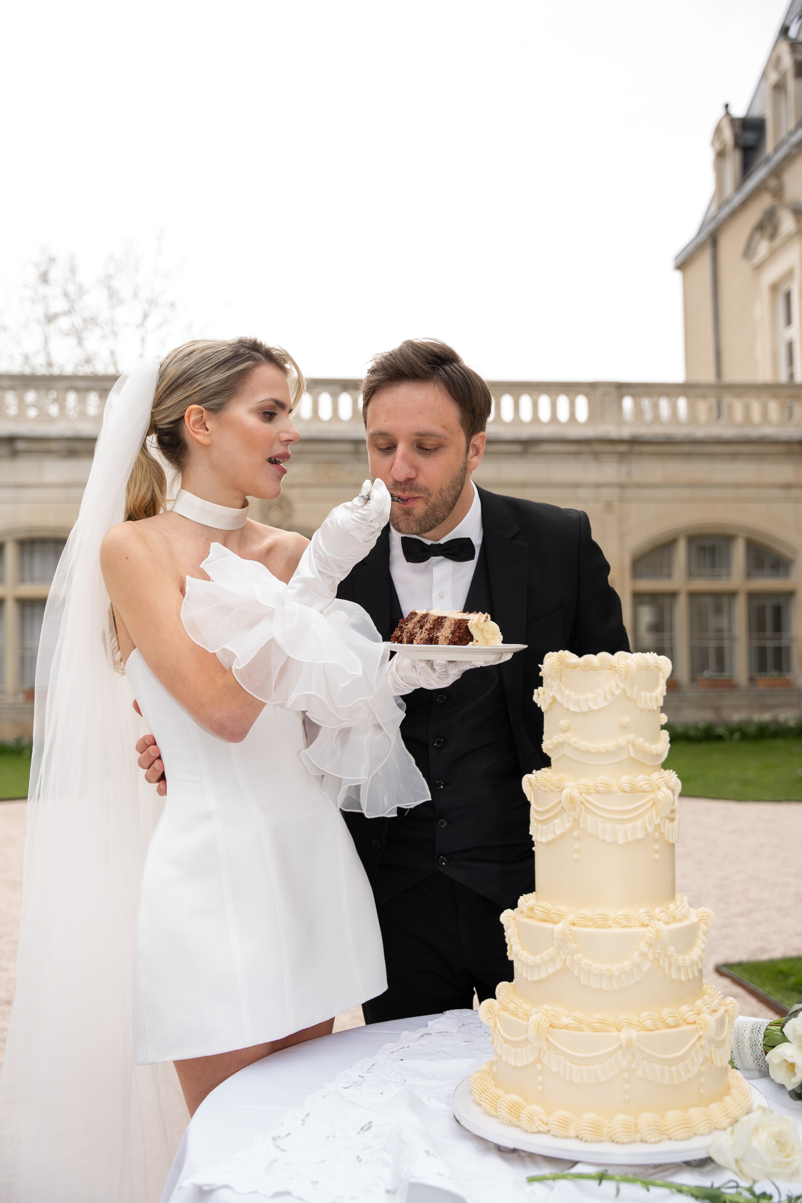 Chateau elopement inspiration. Wedding photographer in Paris Oksana Shum