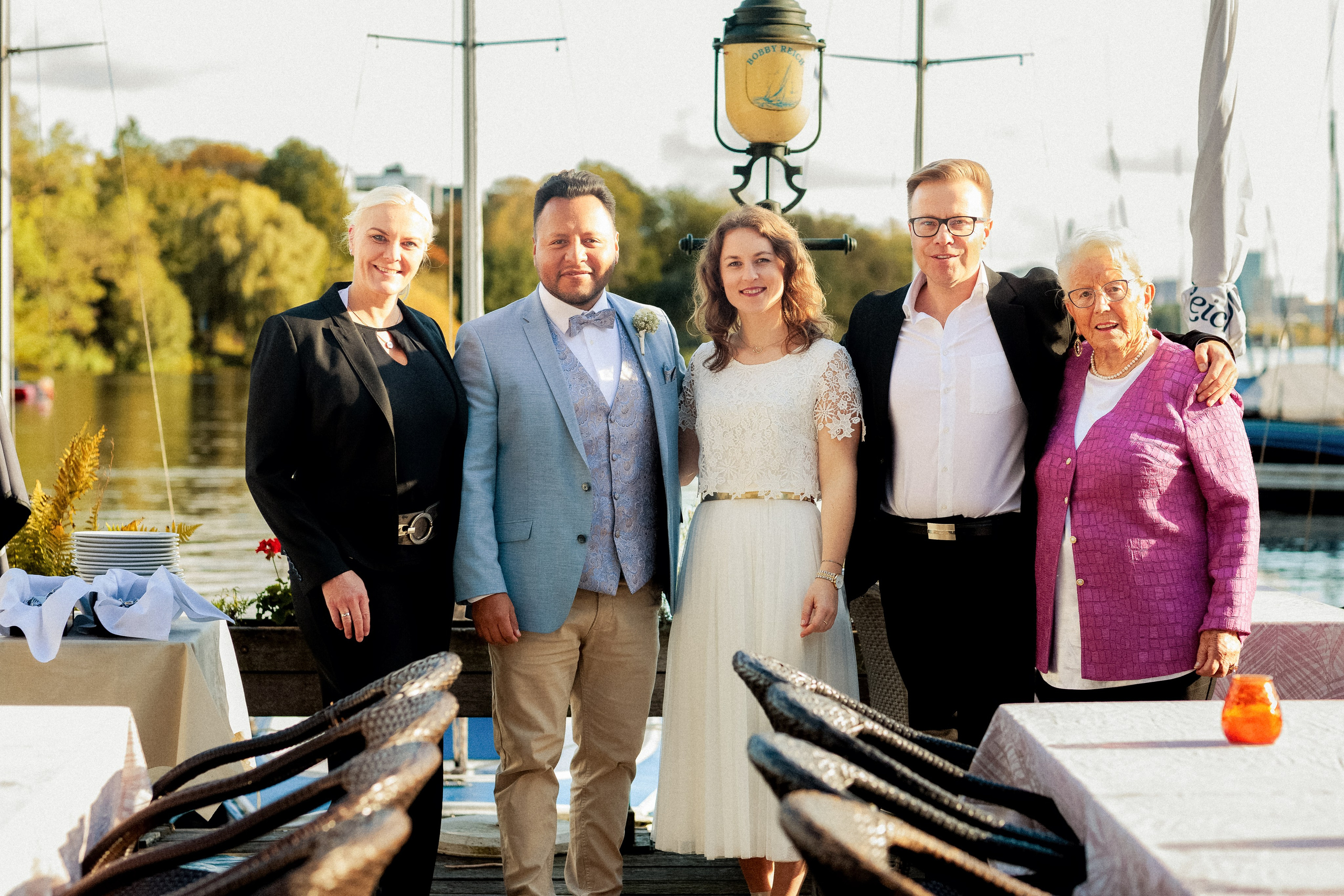 Traumhochzeit im Bobby Reich | Moderne Liebe am Hamburger Alsterufer. Hochzeitsfotograf und Hochzeitsvideograf aus Hamburg | Roka21Film