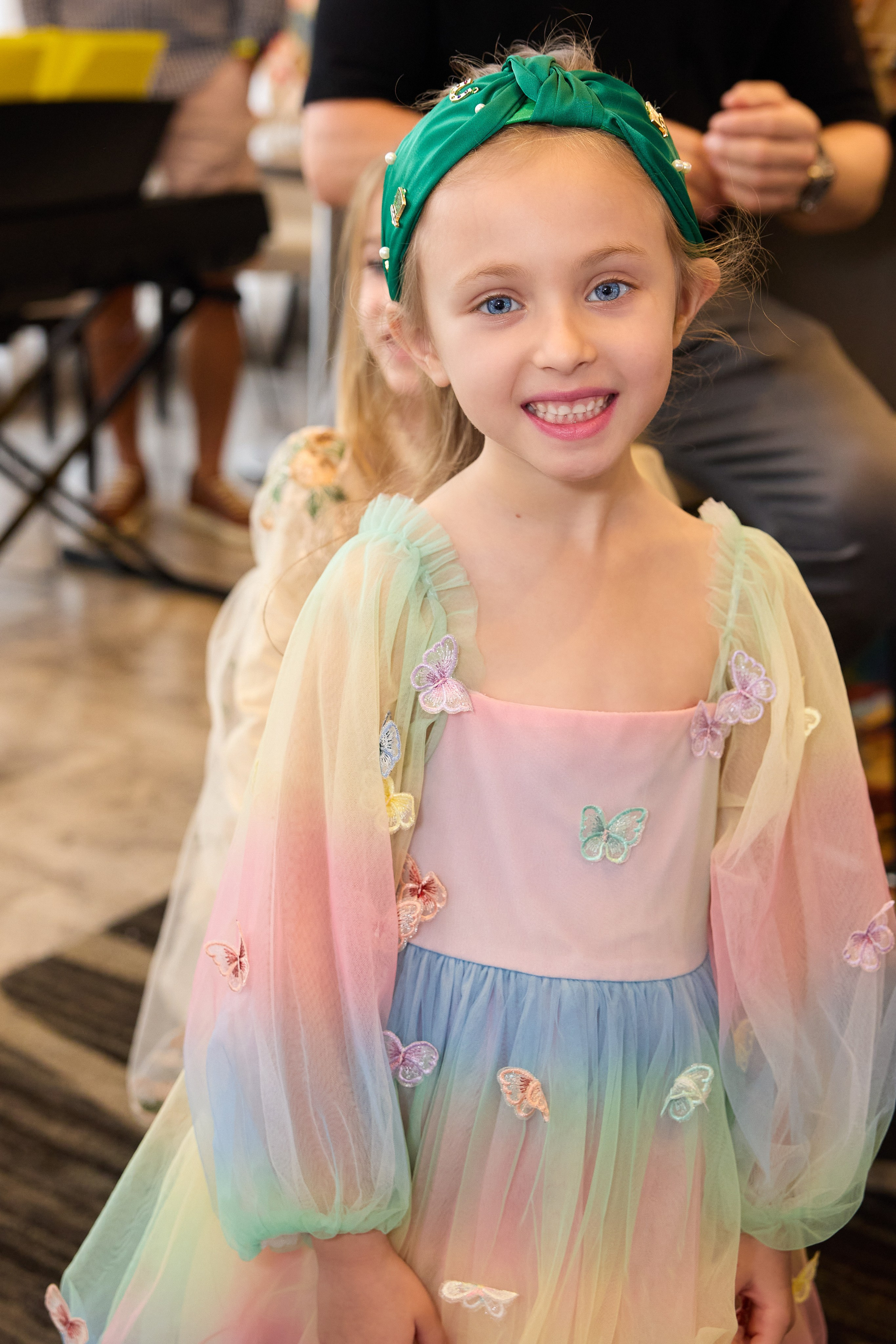 Авторская благотворительная художественная выставка Дианы Бортник. Фотограф Юлия Маковеева