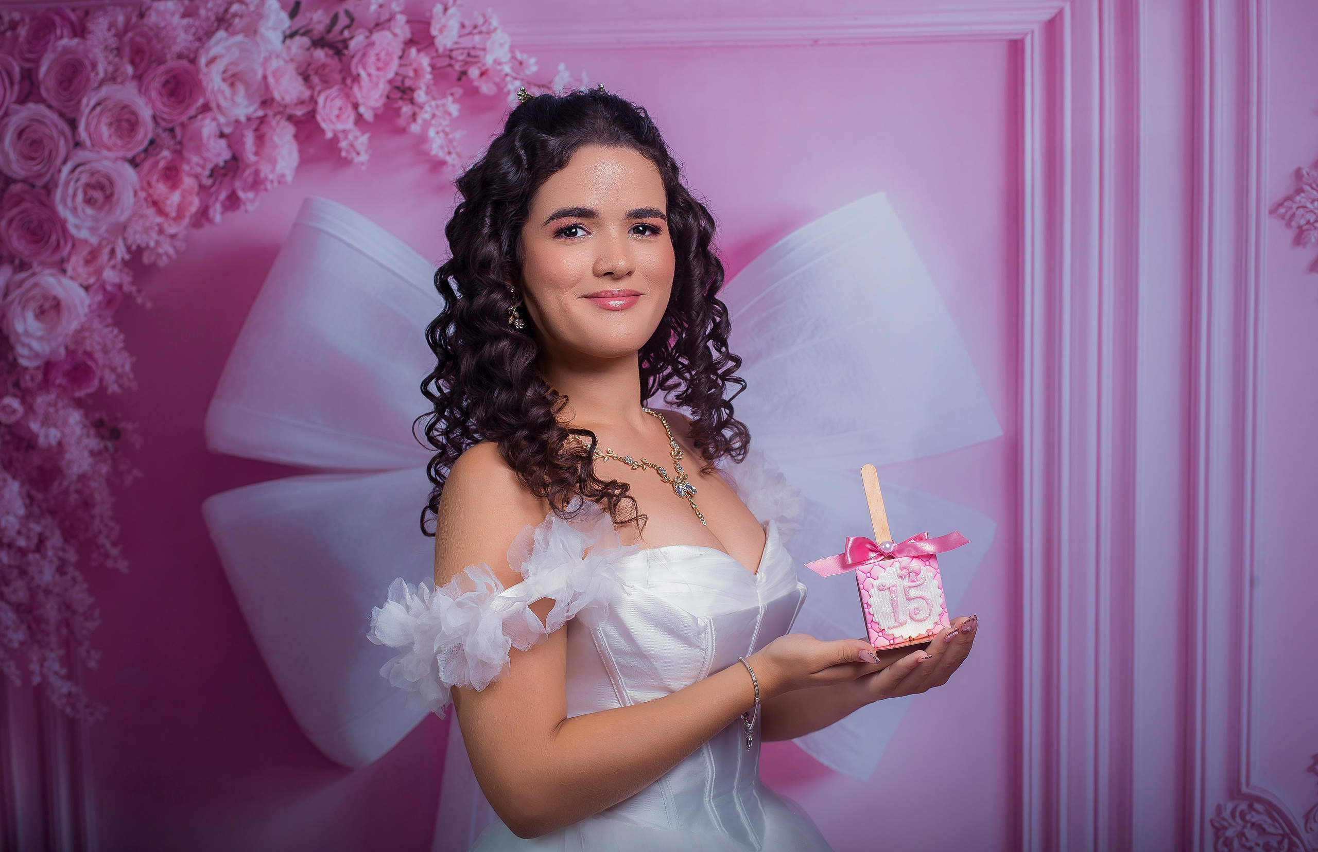 Ensaio studio Manu XV. Flavio Nunes Fotografia (Fotografo especializado em Fotografia de 15 Anos e Ensaios)