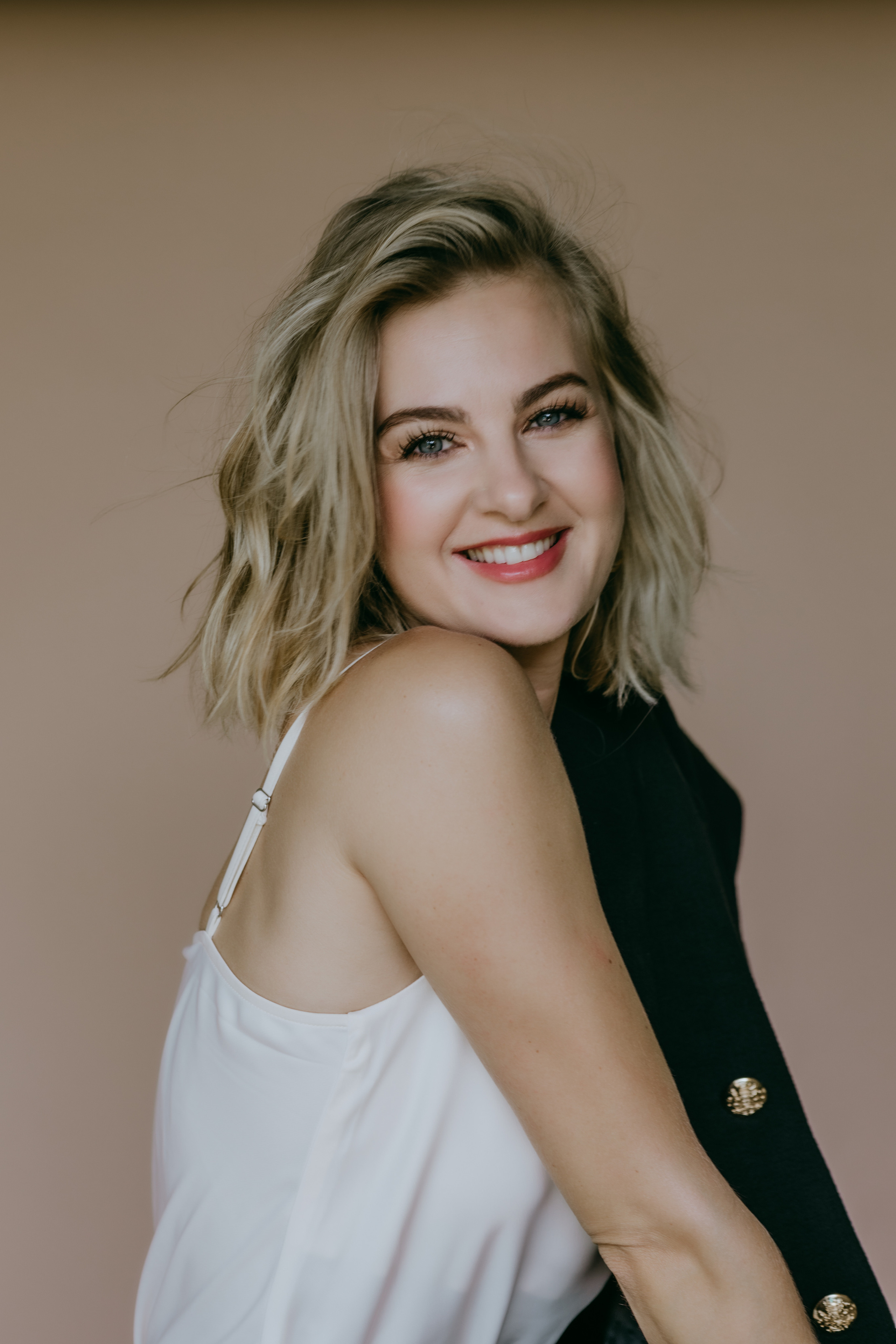 Portraits. Los Angeles maternity, boudoir and family photographer