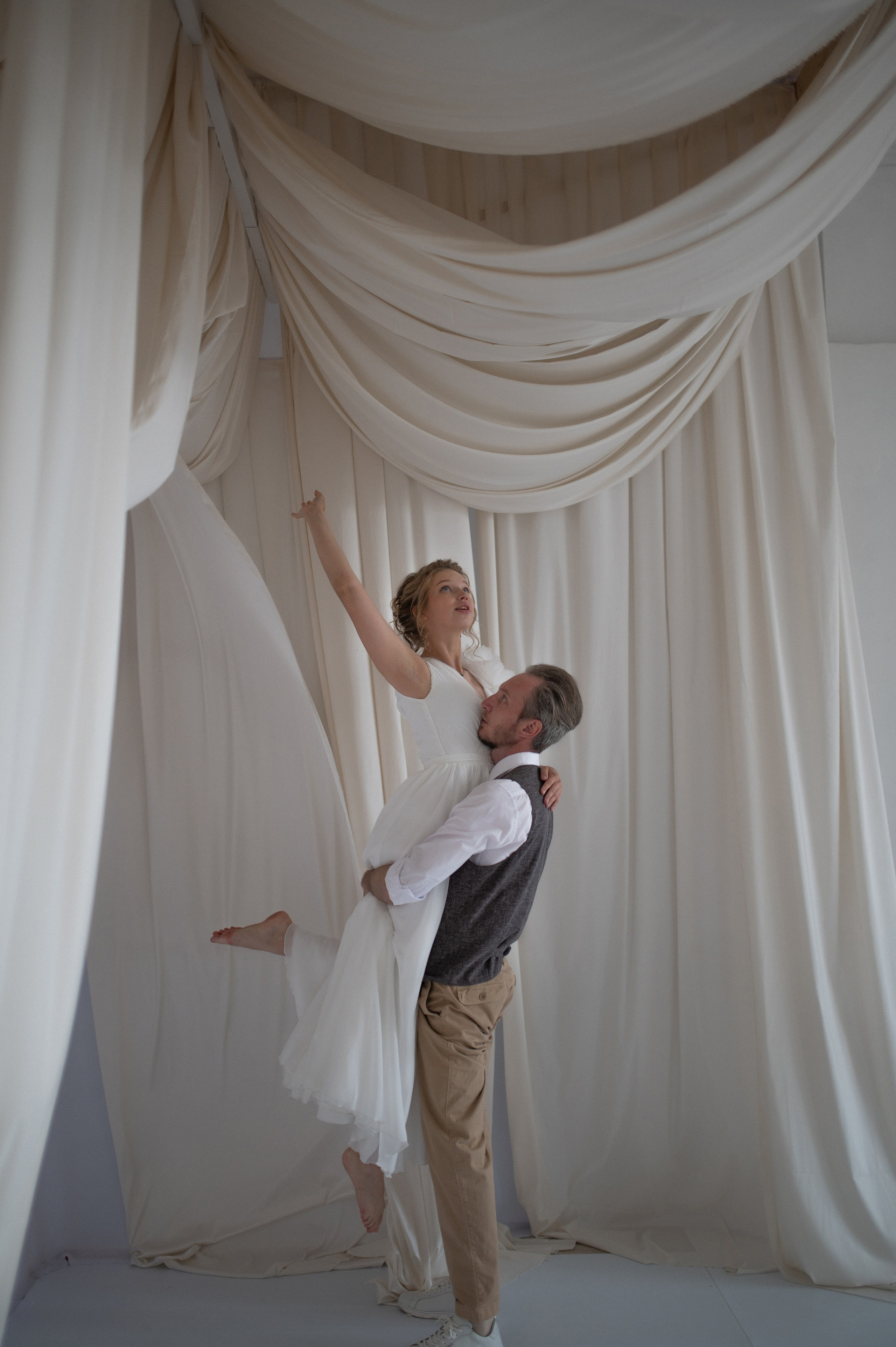 Bright. Wedding and commercial photographer