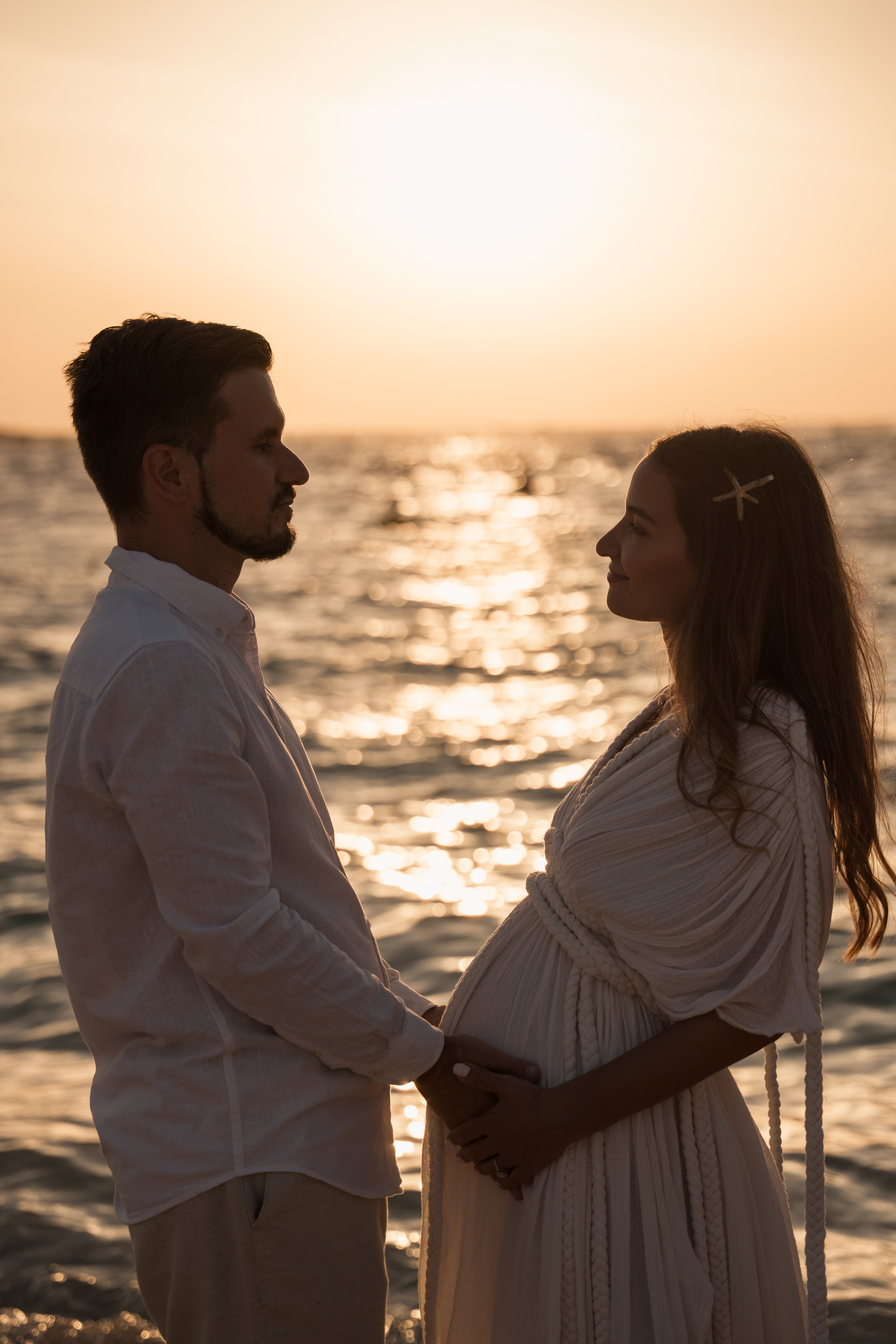 Golden Hour Glow. Angela Iakovleva — Family Photographer in Dubai